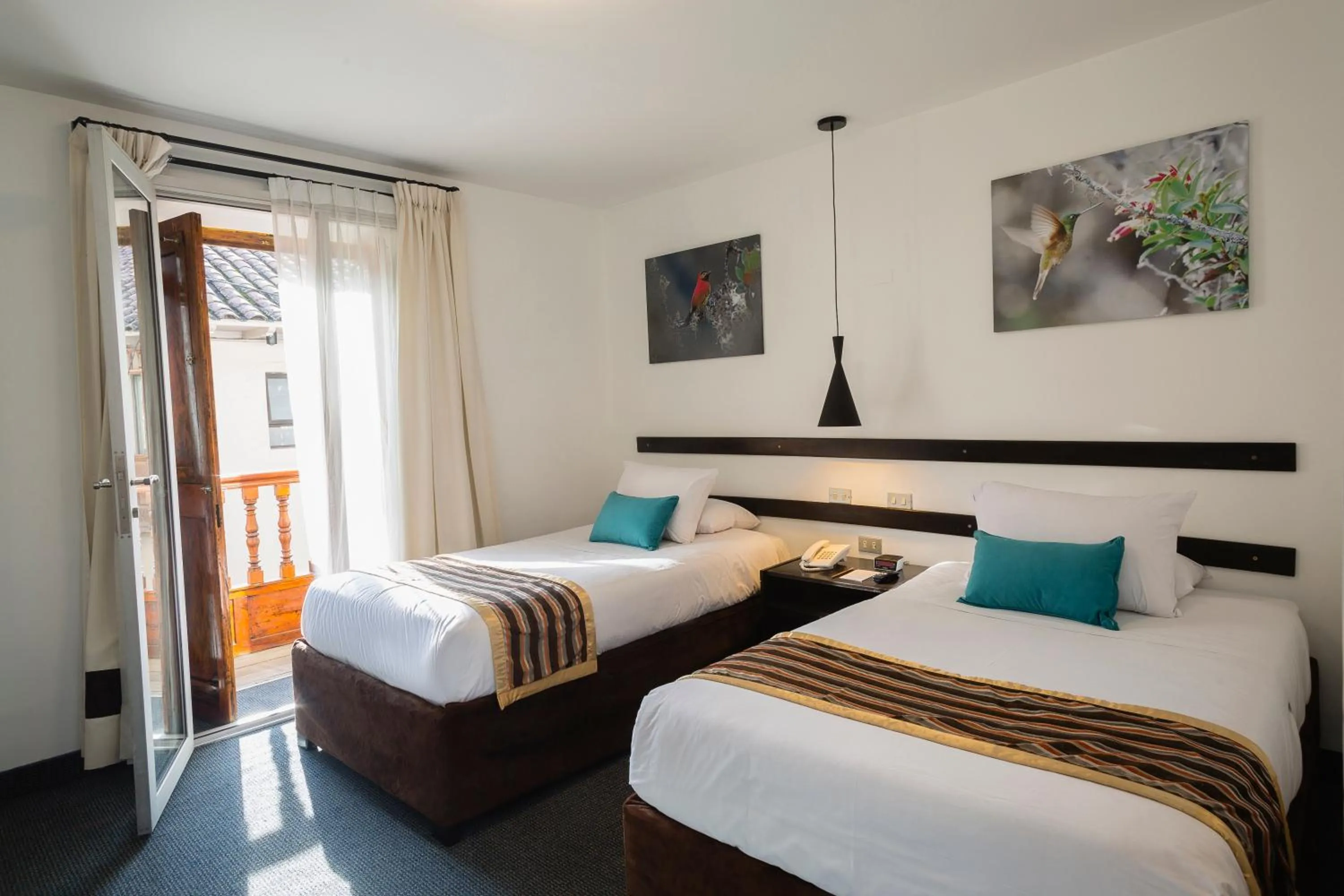 Photo of the whole room, Bed in SACHA Centric