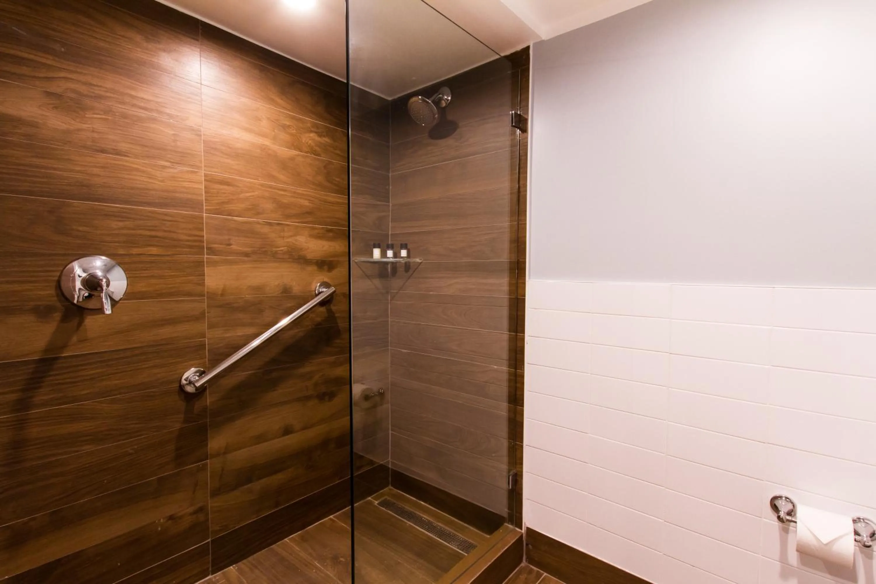 Shower in Banana Bay Resort & Marina