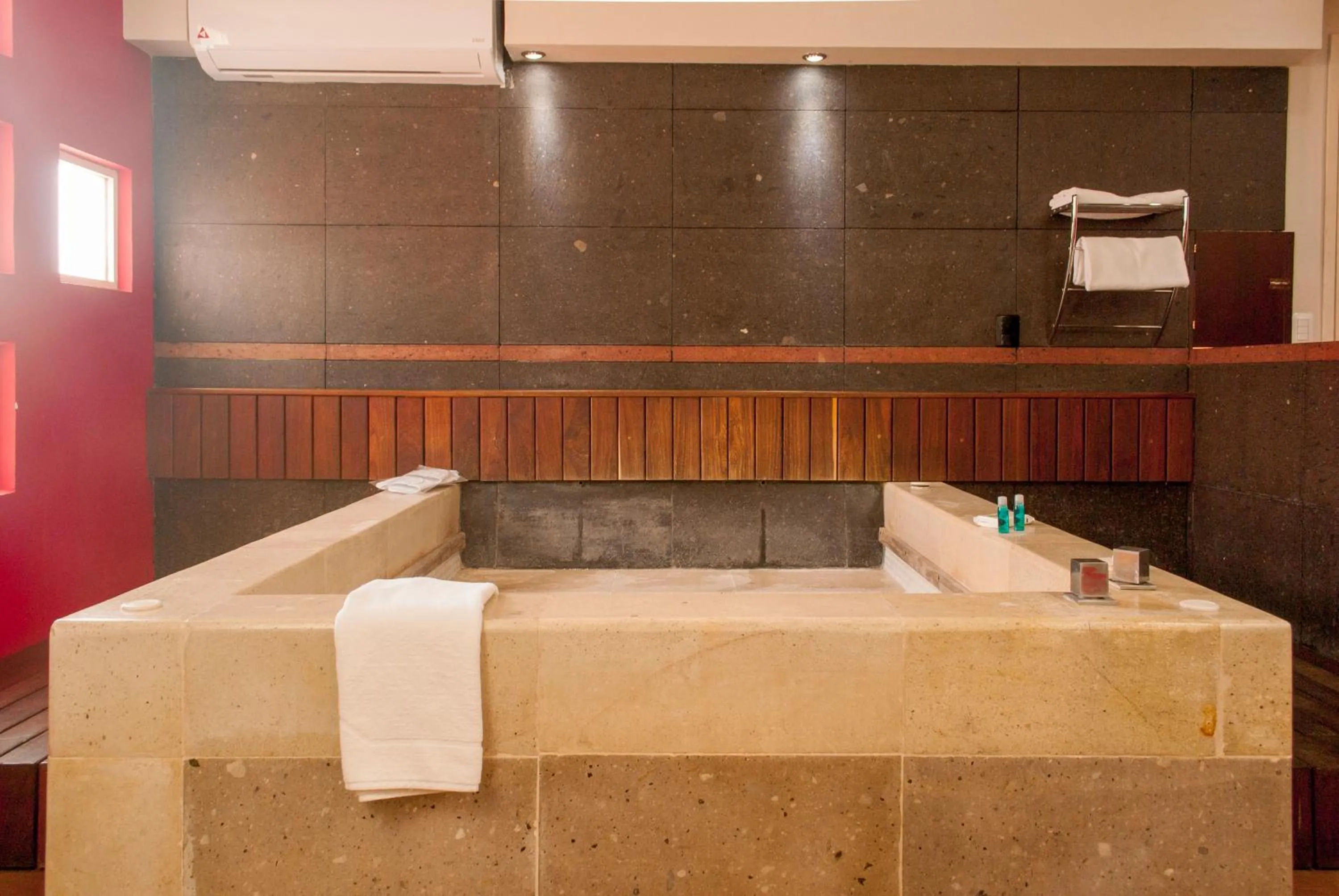 Day in Motel LA Autoparador