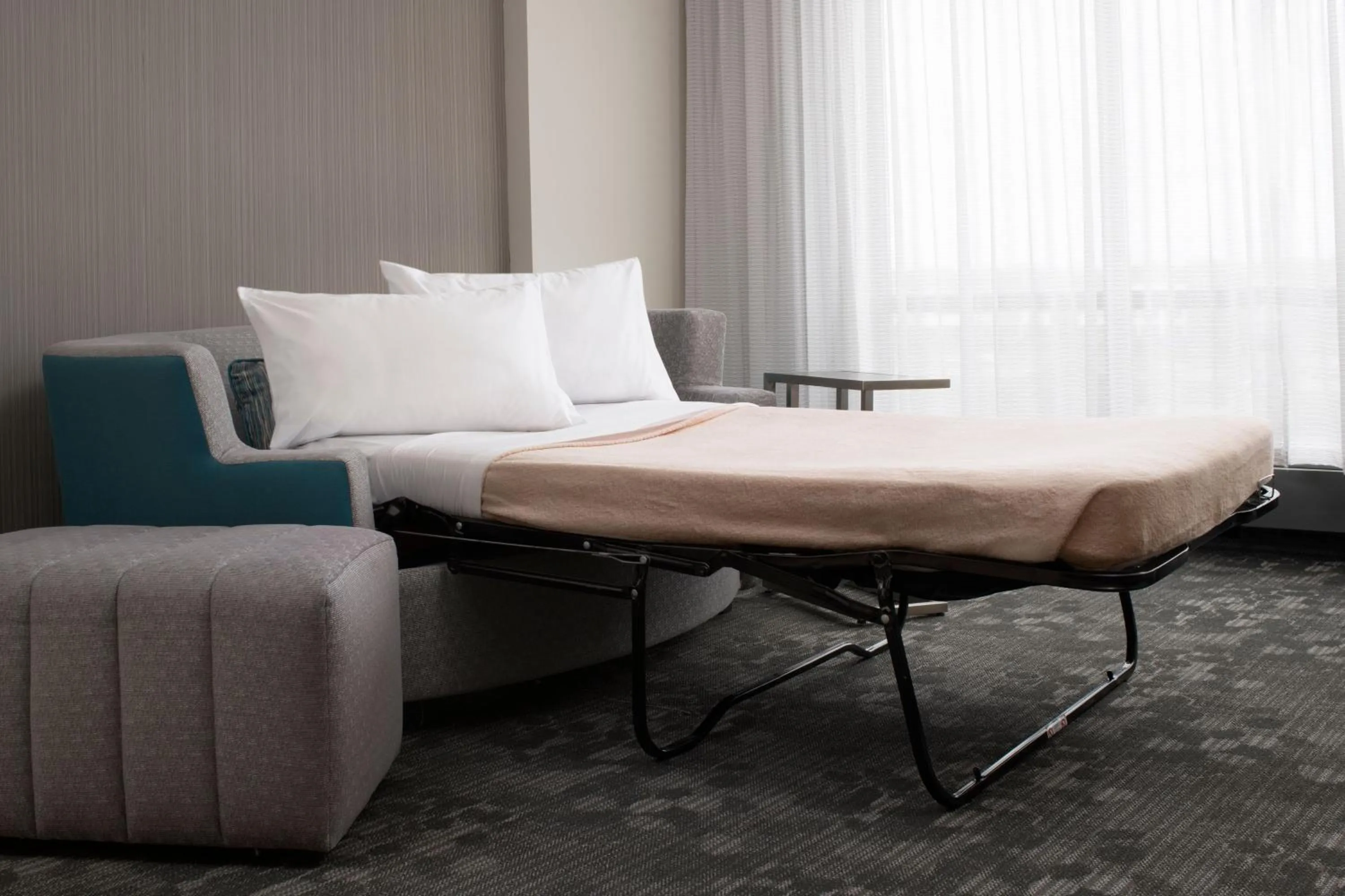 Photo of the whole room in Courtyard by Marriott Edina Bloomington