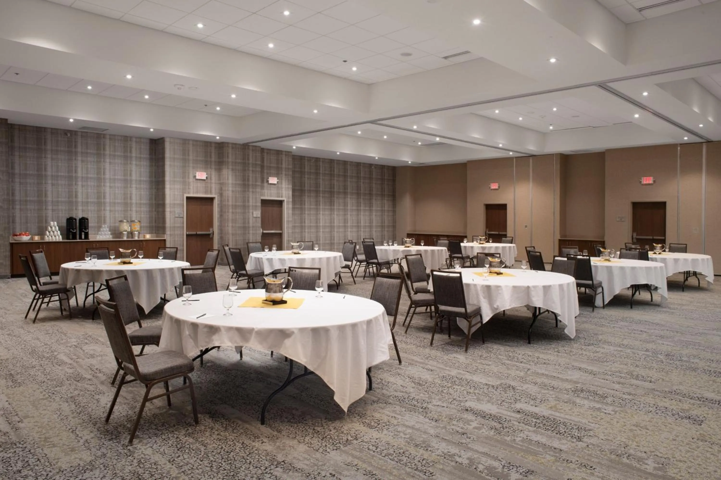 Meeting/conference room in Courtyard by Marriott Edina Bloomington