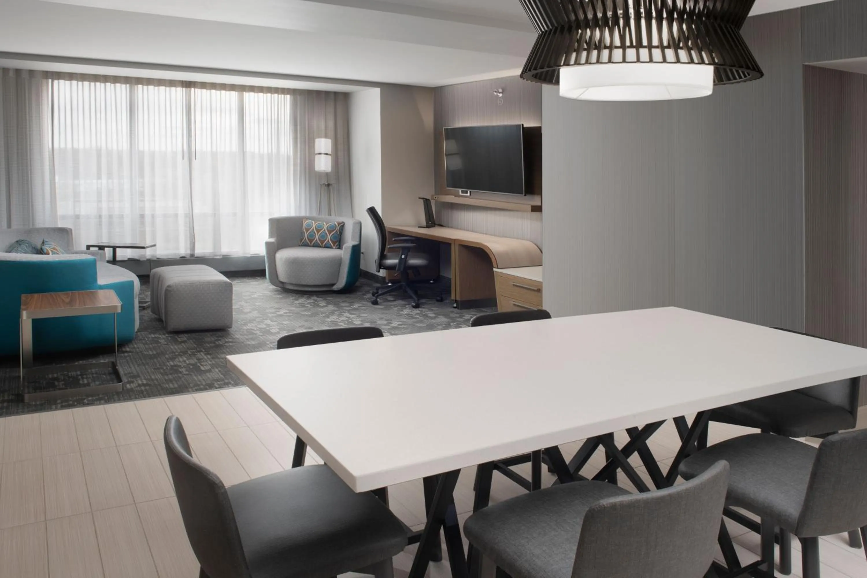 Bedroom in Courtyard by Marriott Edina Bloomington