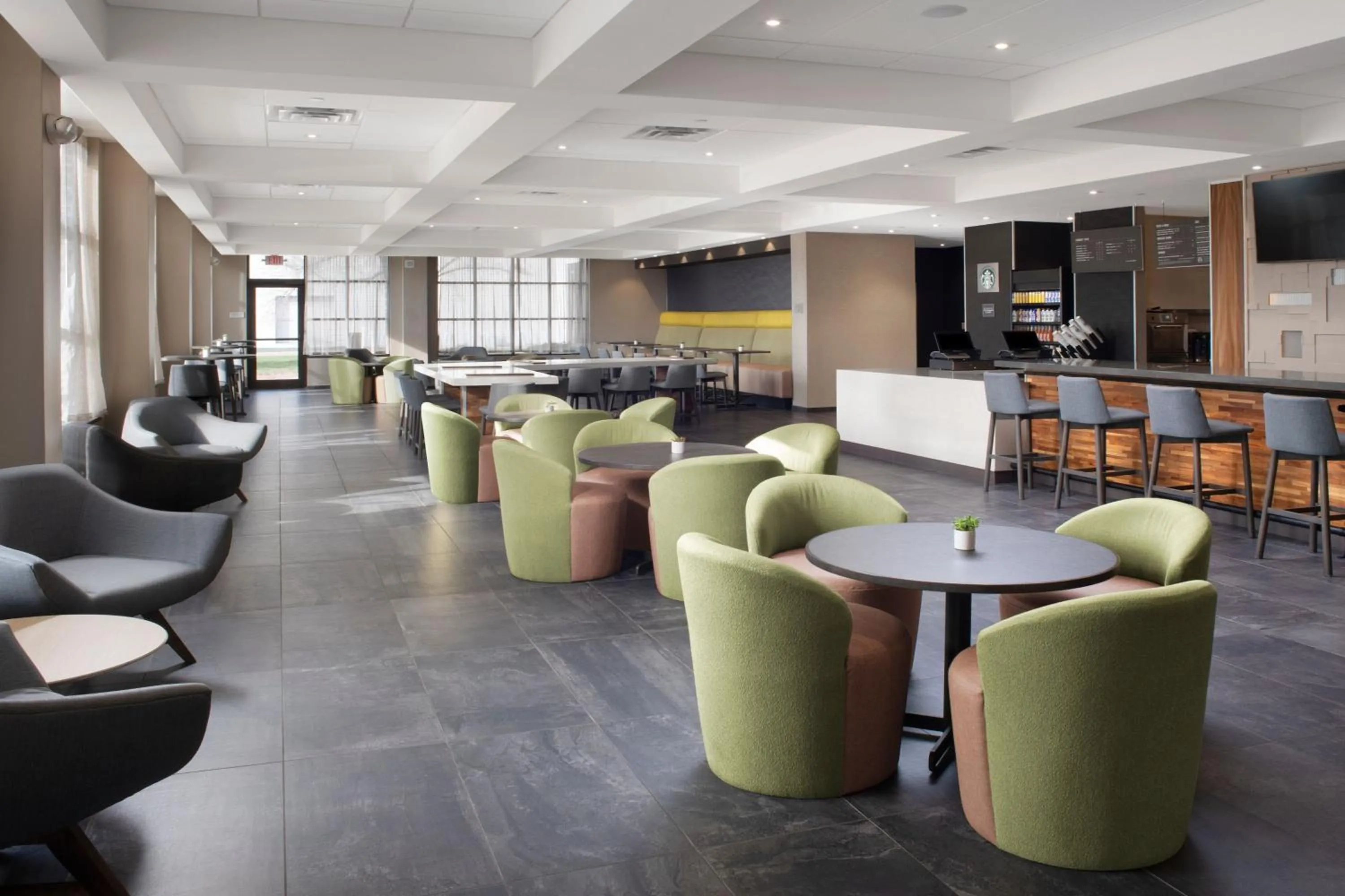 Restaurant/places to eat in Courtyard by Marriott Edina Bloomington