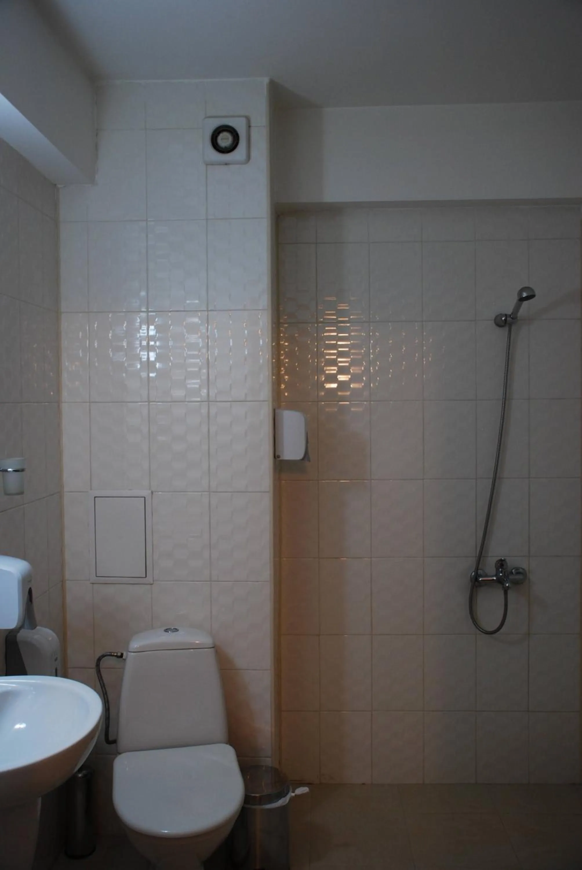 Shower in Guest House ANEX