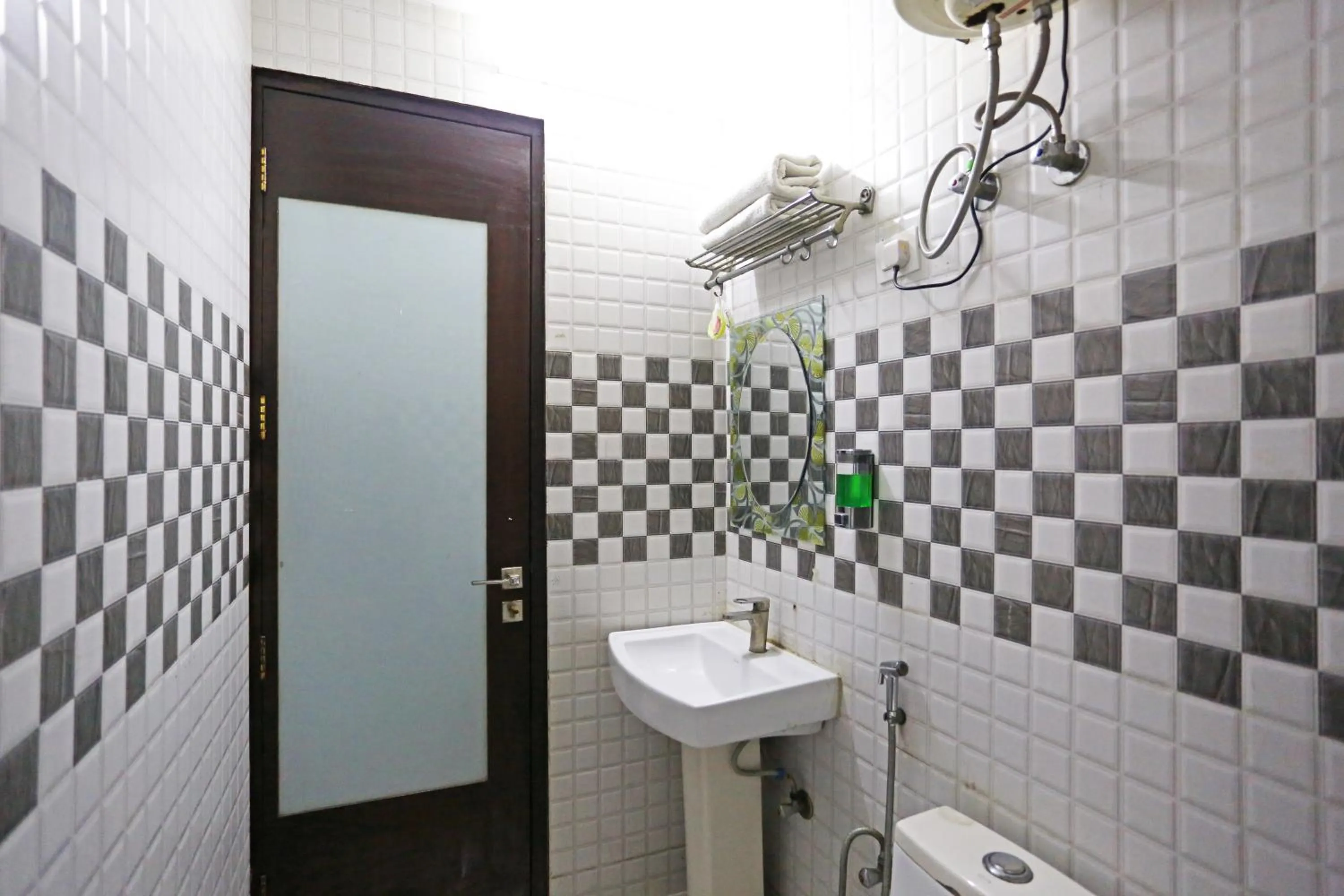 Bathroom in Hotel Star Inn-Near Delhi Airport