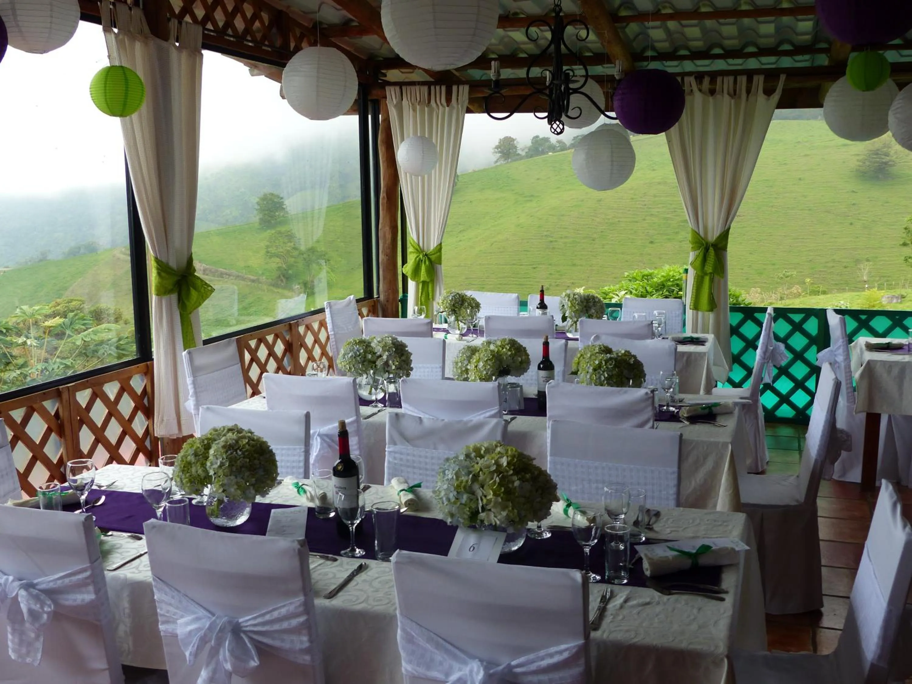 Restaurant/places to eat in Guayabo Lodge