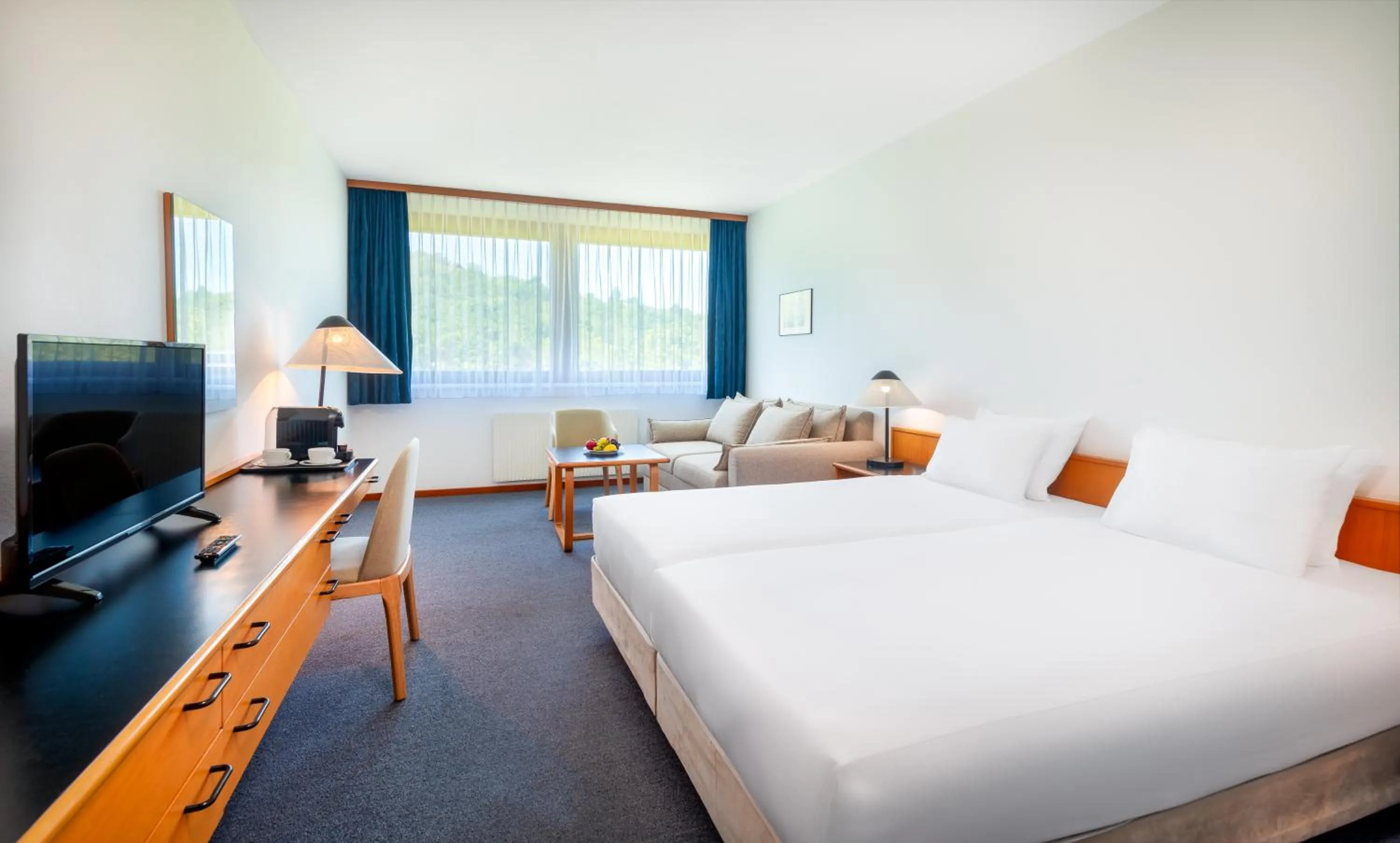 Bedroom, Bed in Hotel Club Tihany