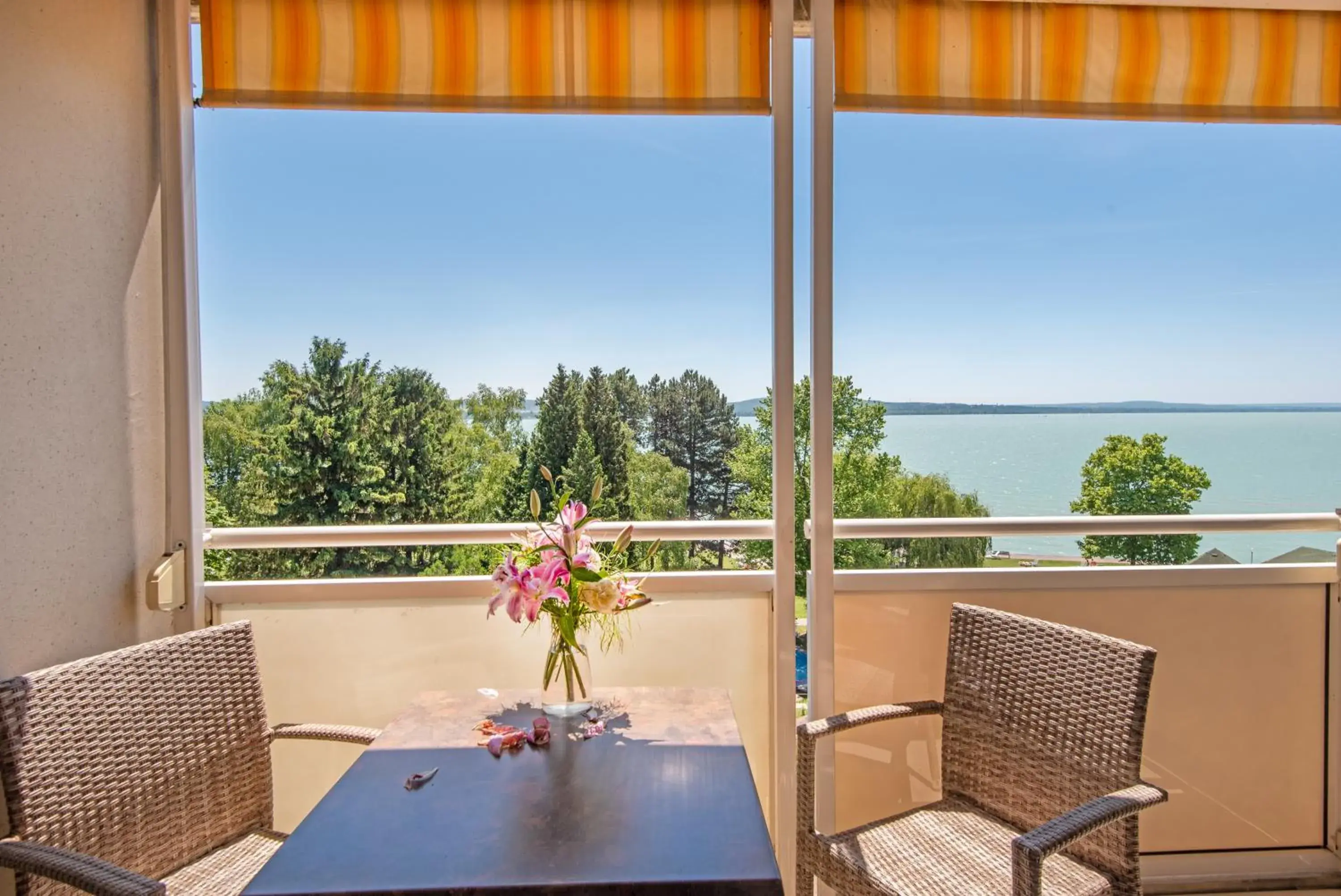 Suite with Balcony and Lake View in Hotel Club Tihany Suite with Balcony and Lake View in Hotel Club Tihany
