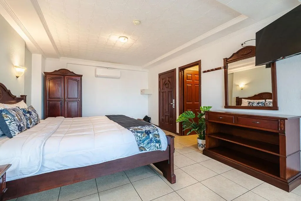 Bed in Paradise Jaco Beach Front