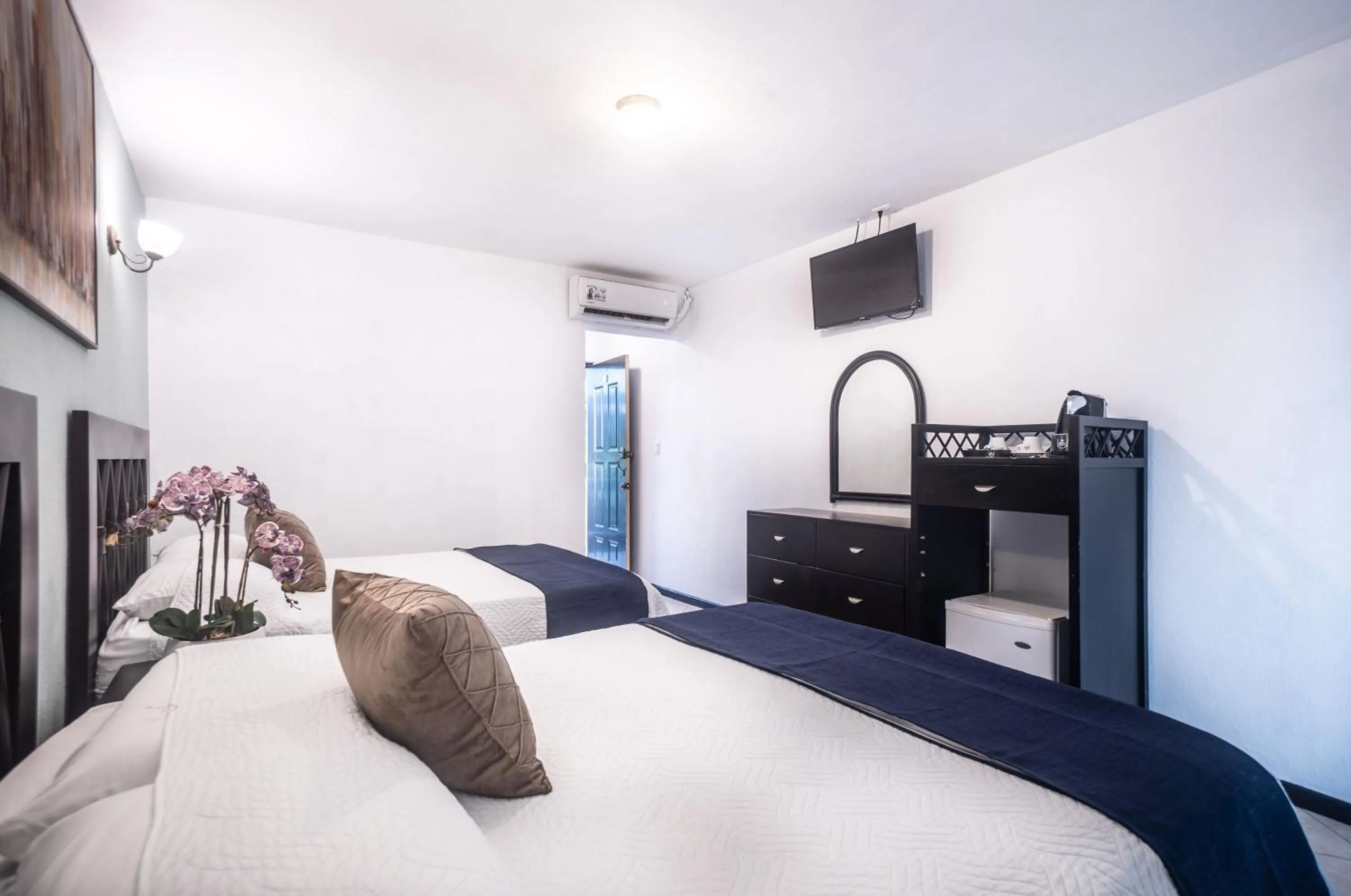 Photo of the whole room, Bed in Paradise Jaco Beach Front