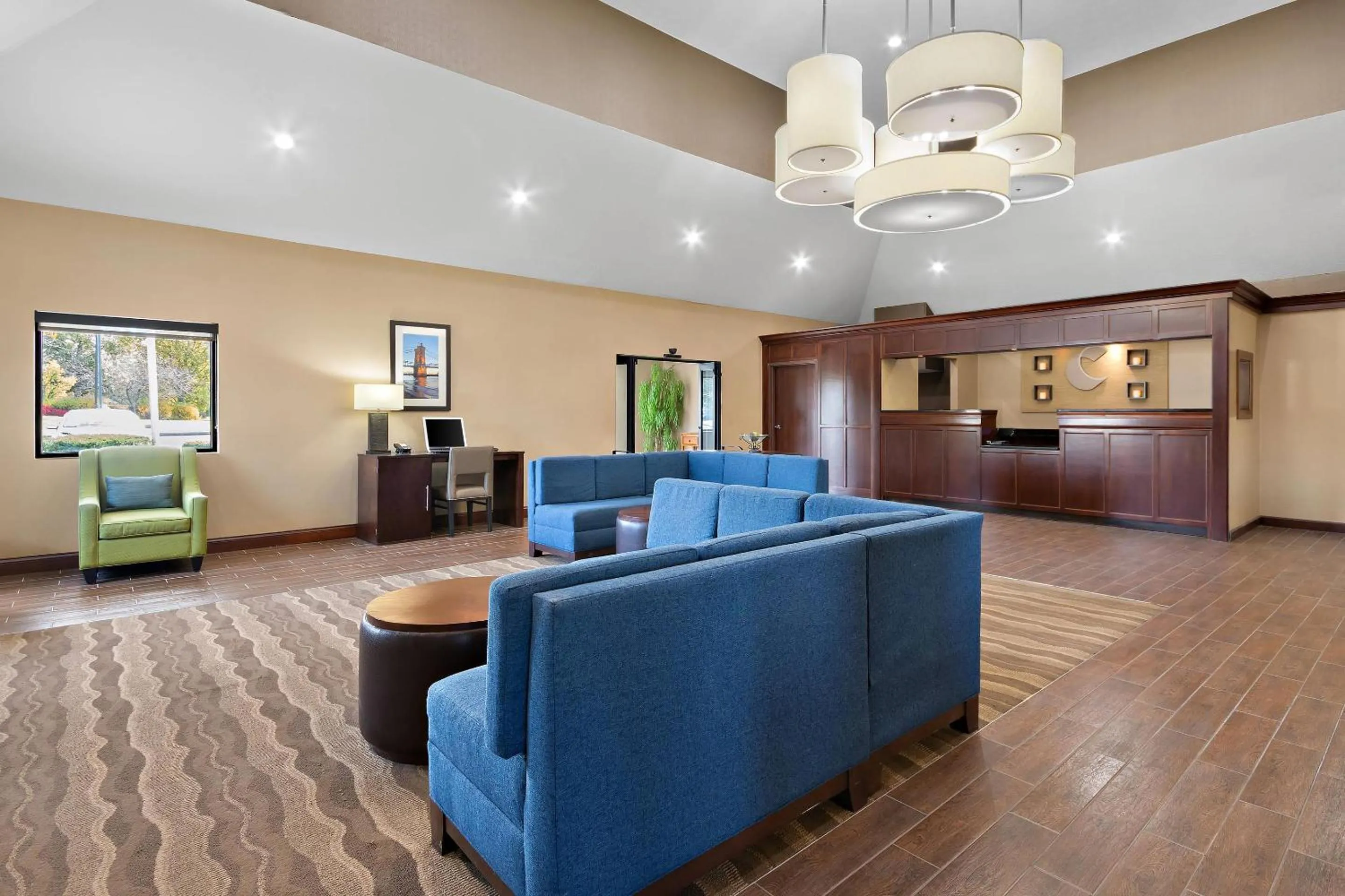 Lobby or reception in Comfort Inn & Suites Cincinnati Eastgate