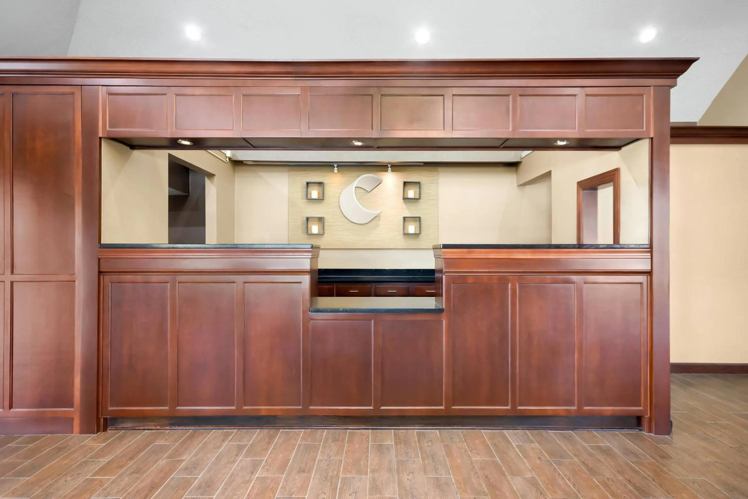 Lobby or reception in Comfort Inn & Suites Cincinnati Eastgate