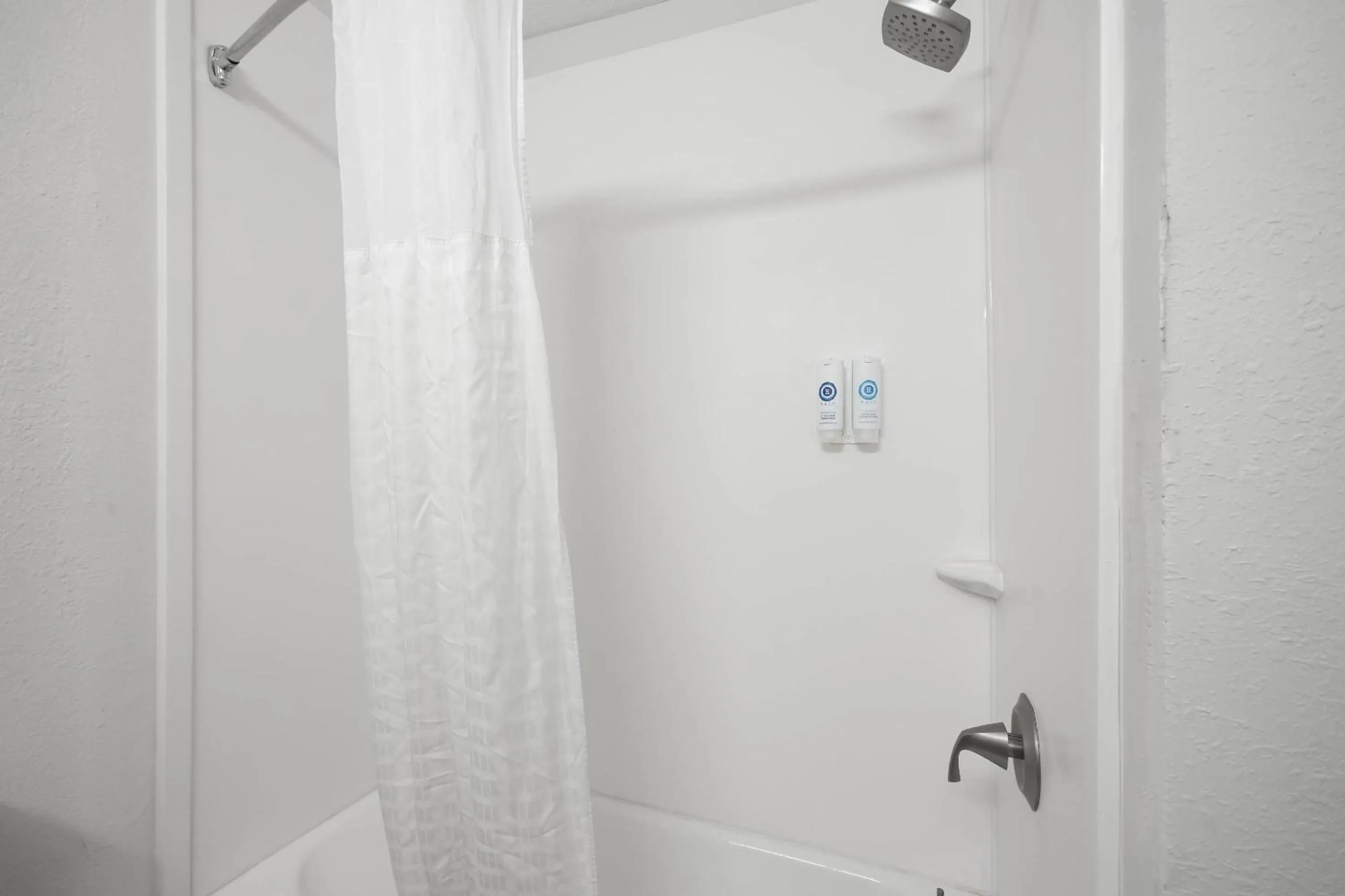 Bedroom in Comfort Inn & Suites Cincinnati Eastgate