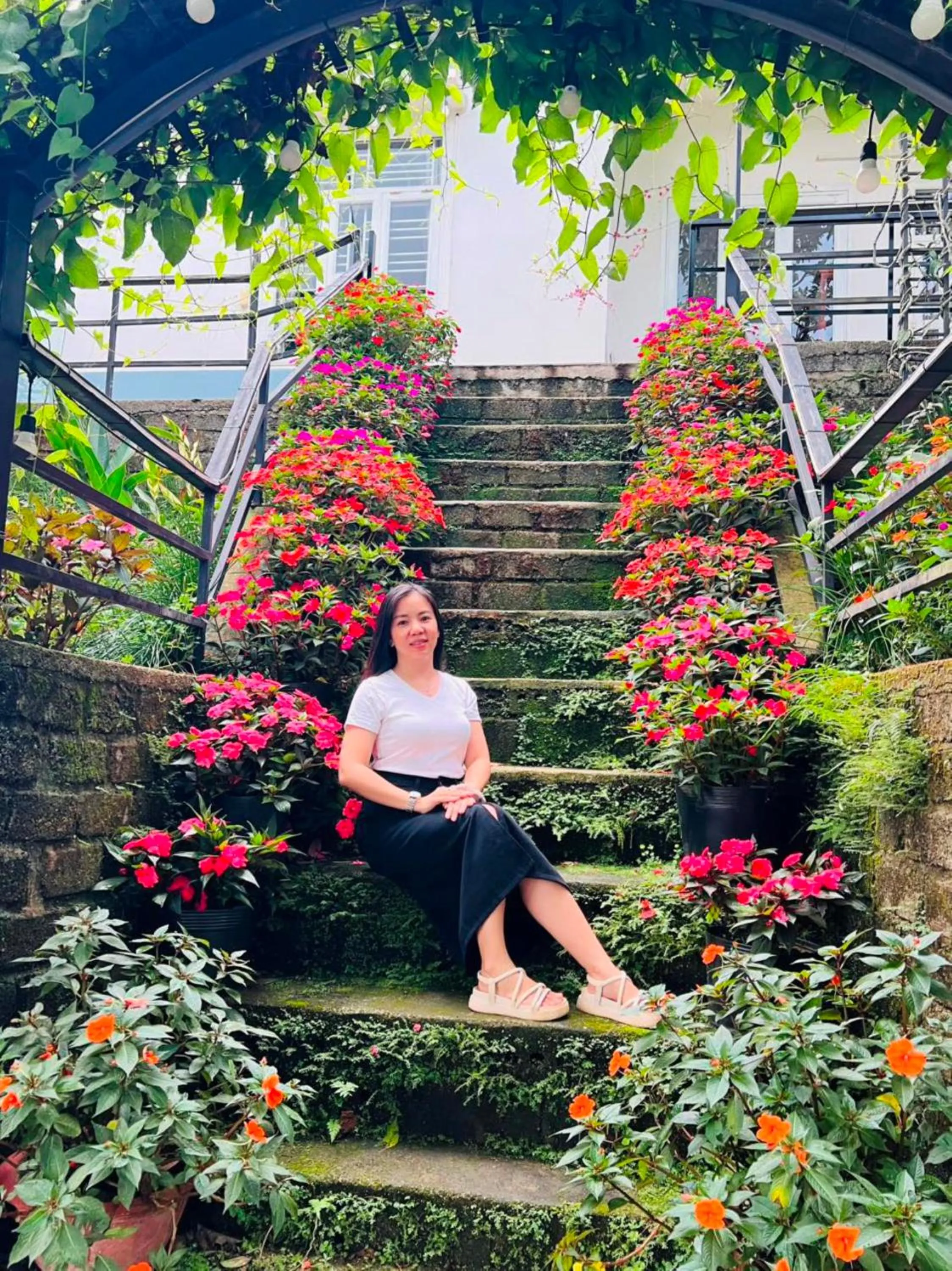 group of guests in An An Homestay Bảo Lộc