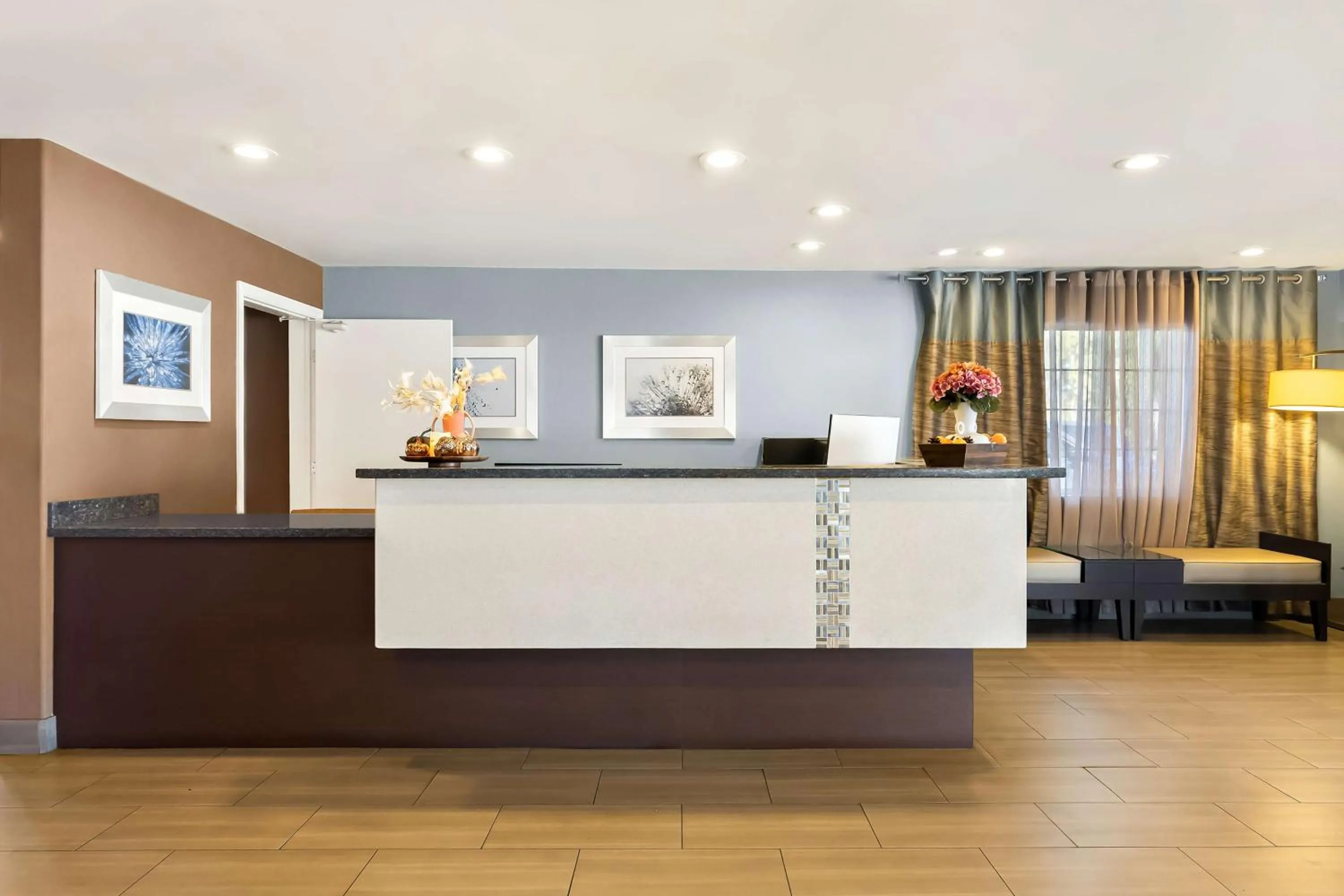 Lobby or reception in Best Western University Inn Santa Clara