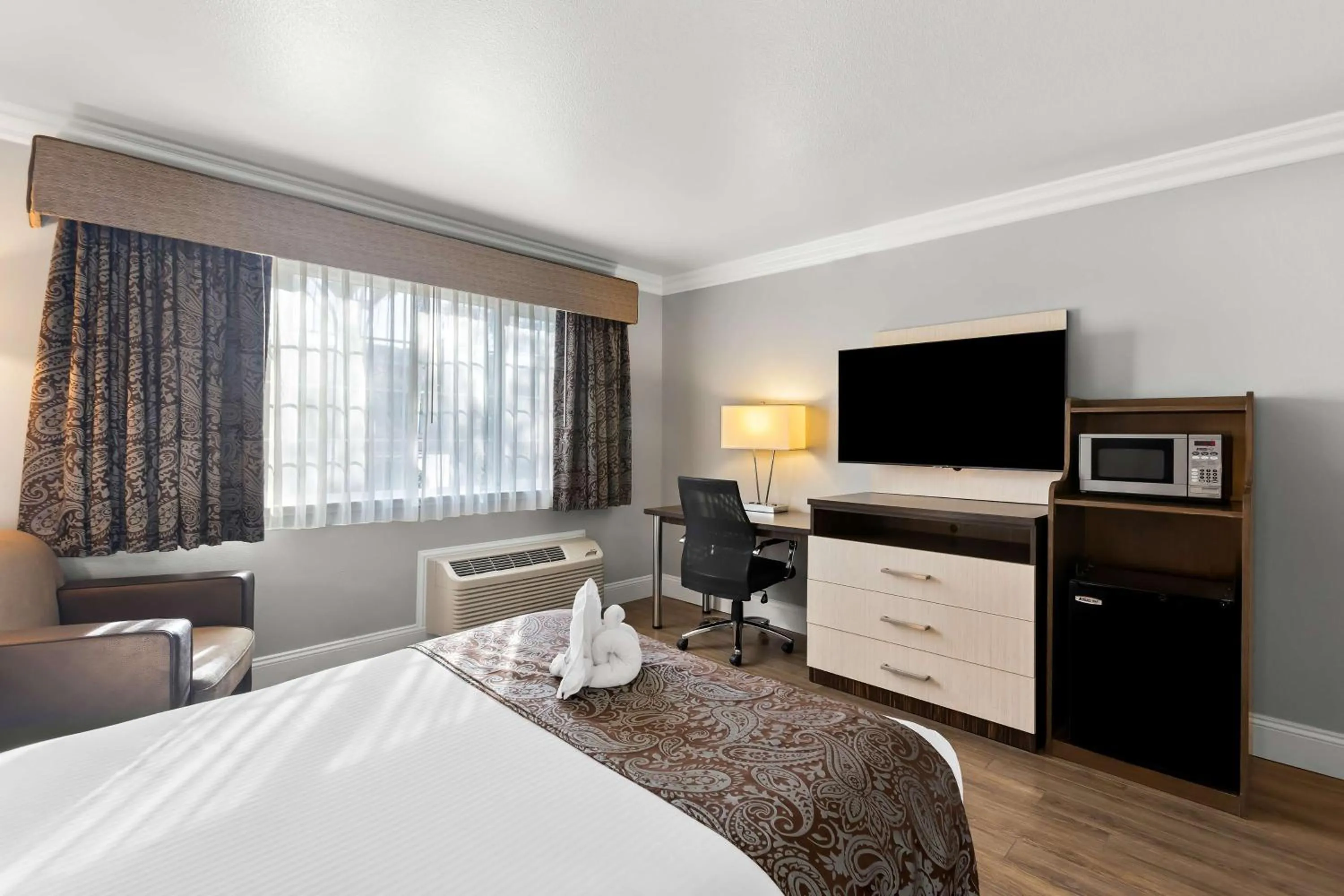 Bedroom, Bed in Best Western University Inn Santa Clara