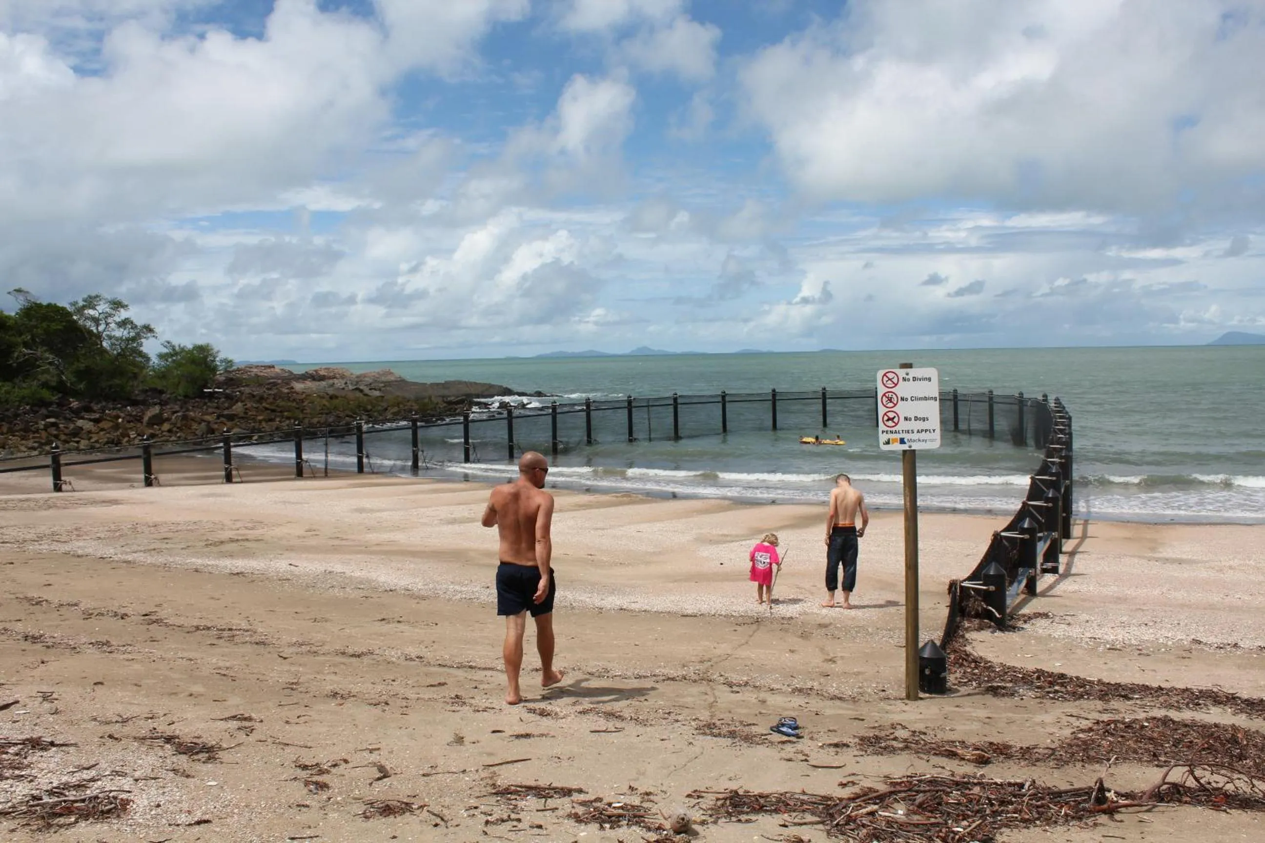 Seaforth Holiday Units