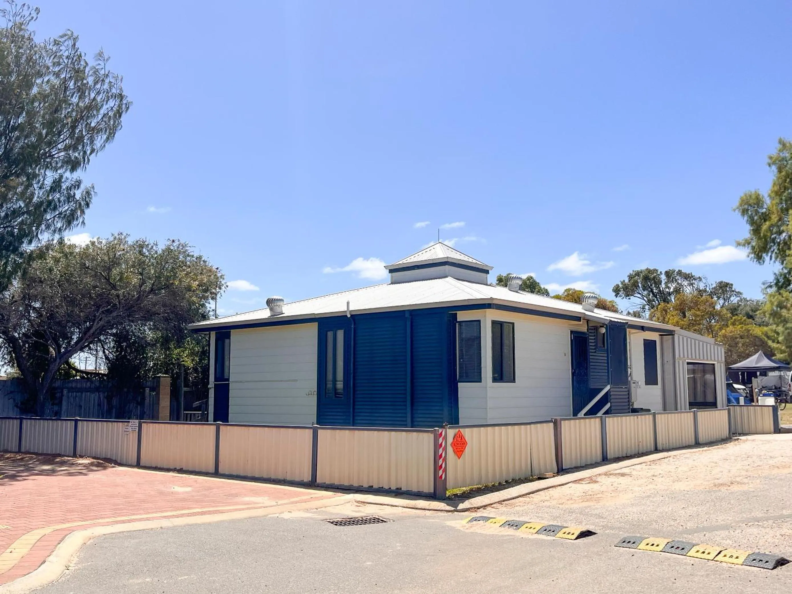 Property building in Jurien Bay Tourist Park