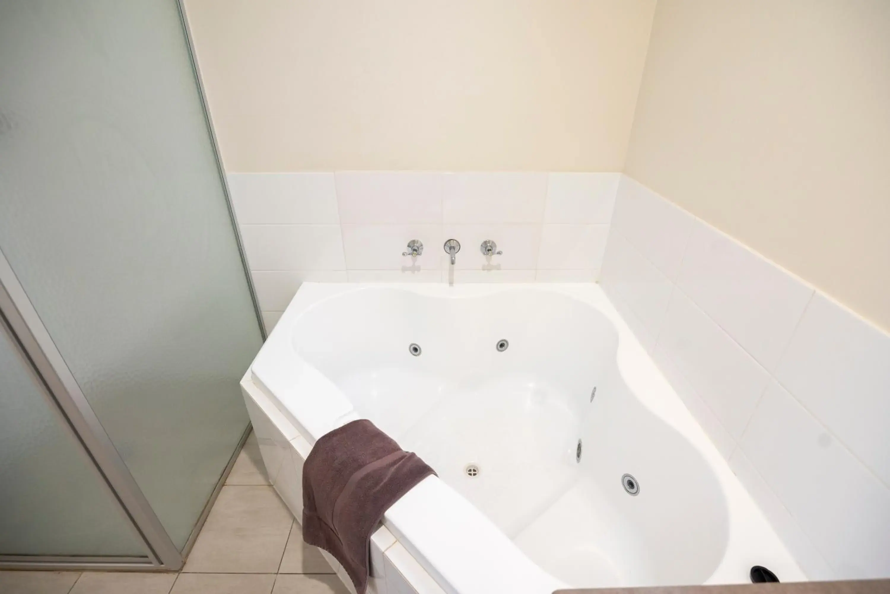 Premium Holiday Unit - With Spa in Jurien Bay Tourist Park Premium Holiday Unit - With Spa in Jurien Bay Tourist Park