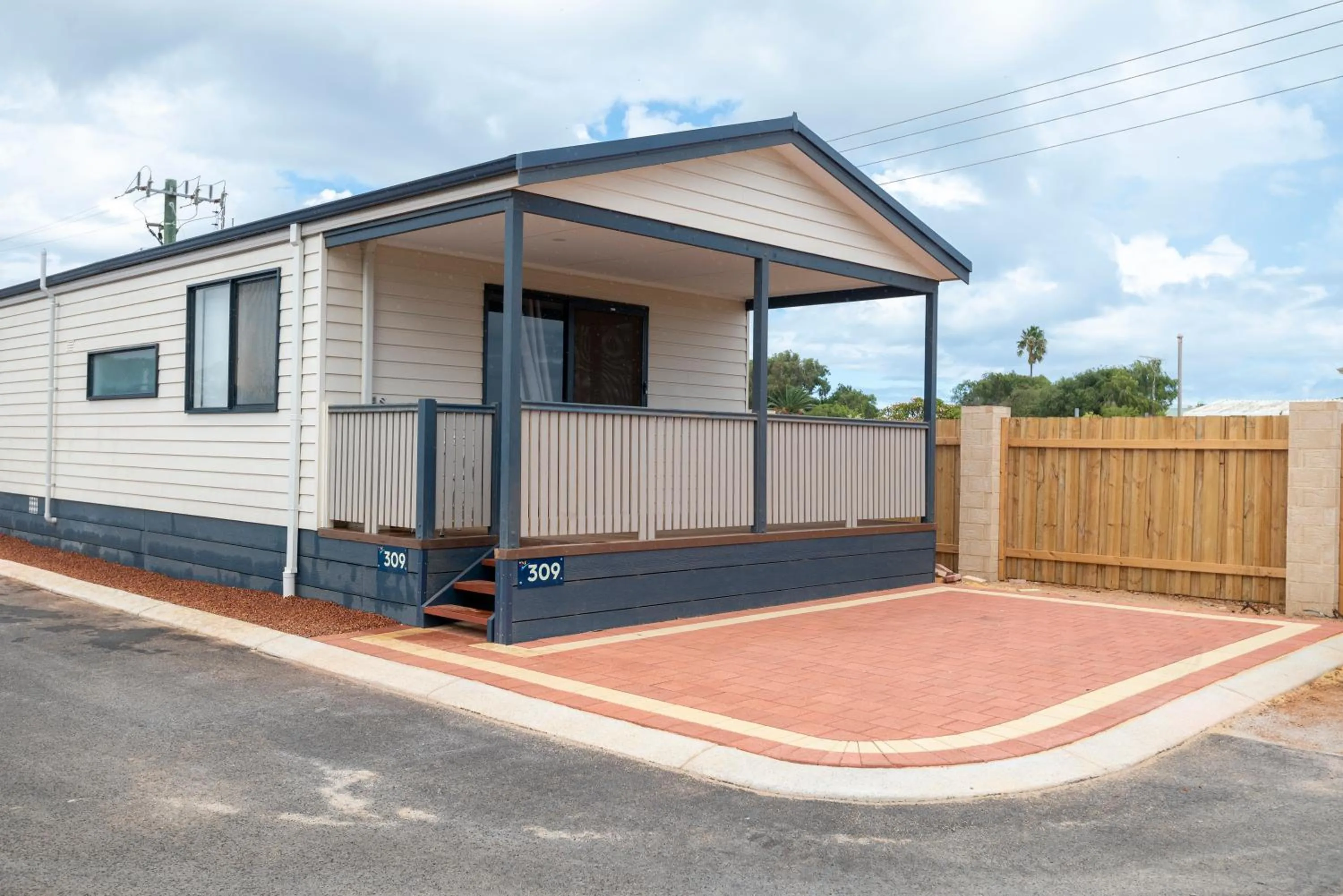 Property building in Jurien Bay Tourist Park