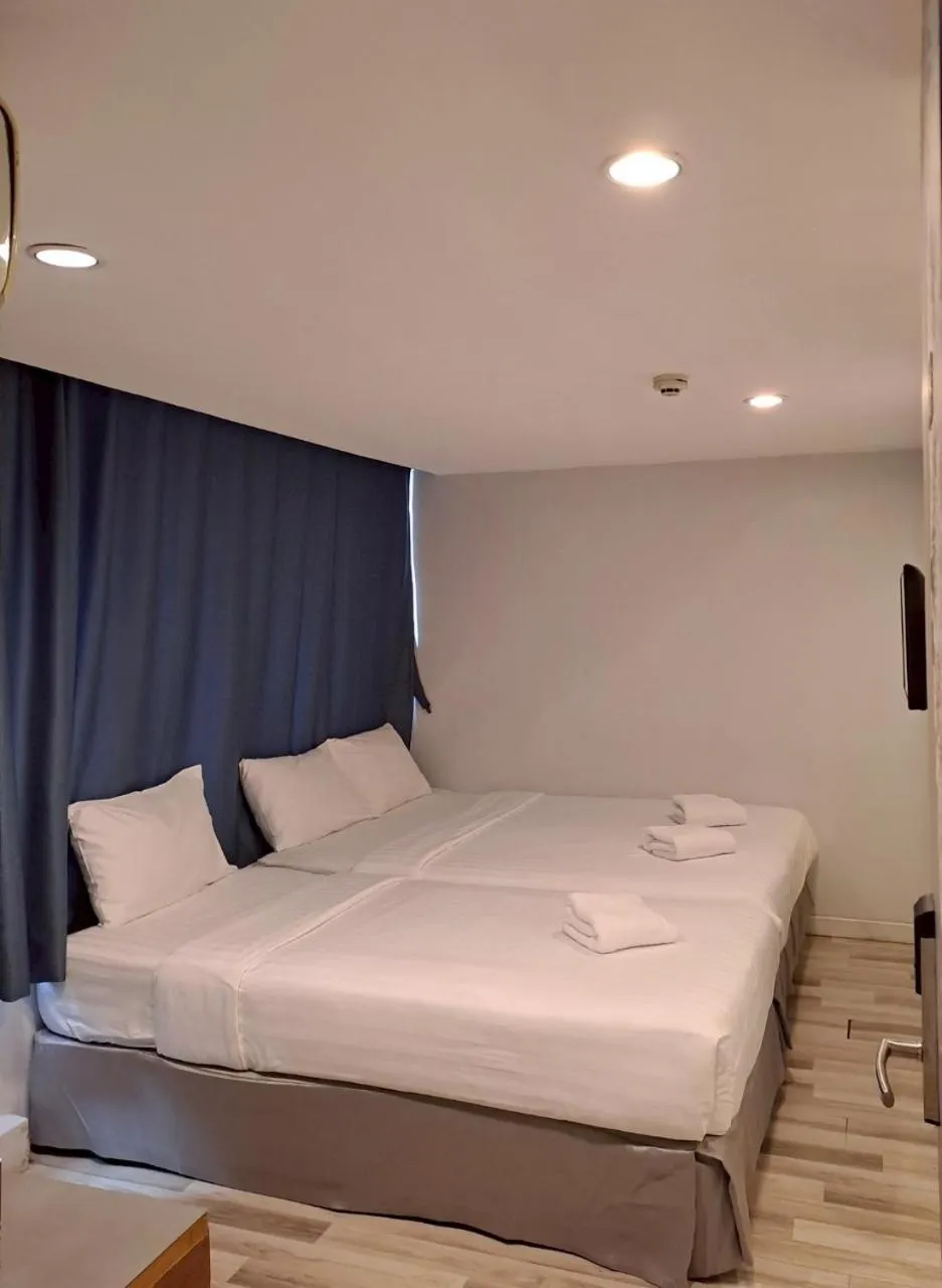 Bed in Nantra Ploenchit hotel