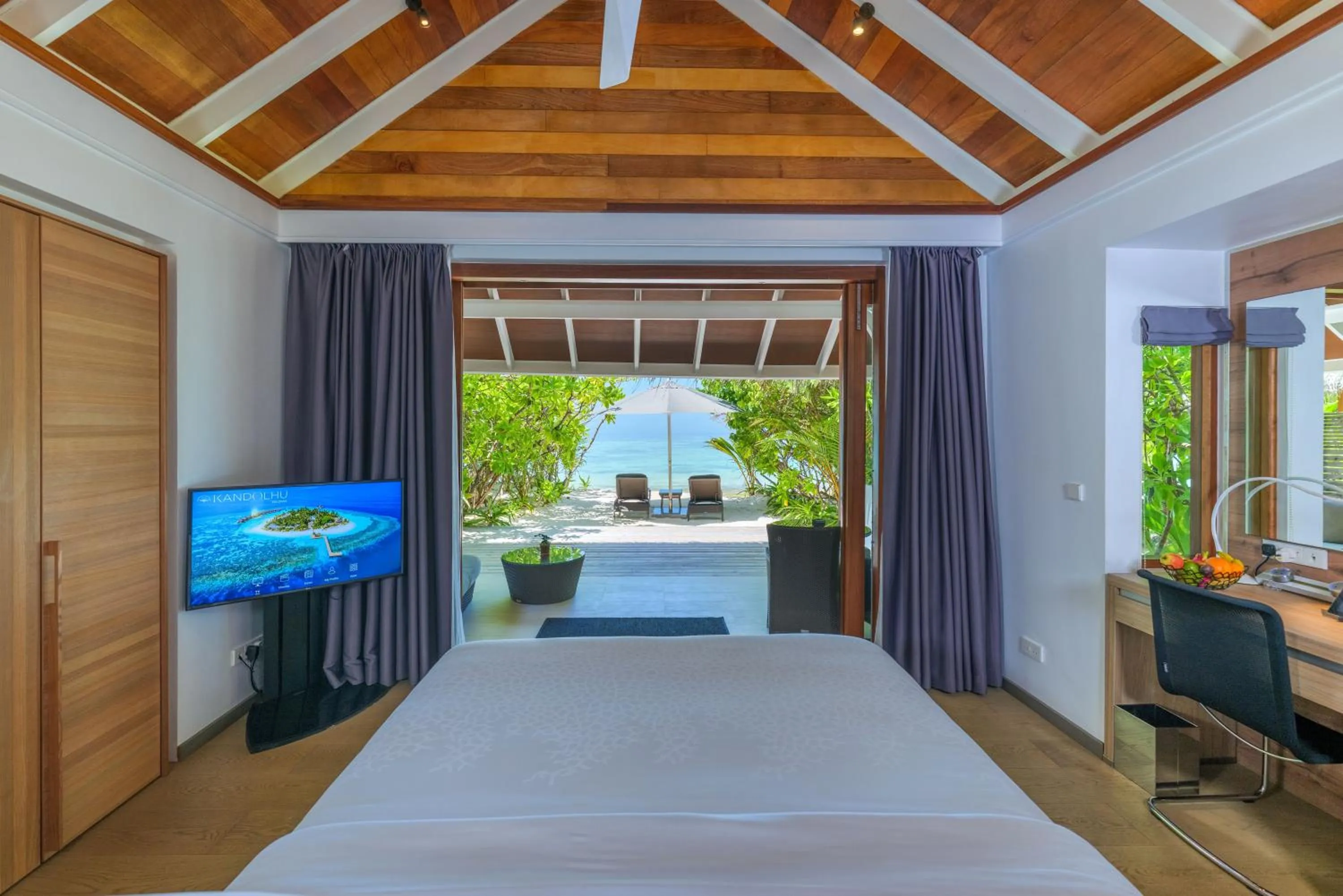 Bed in Kandolhu Maldives