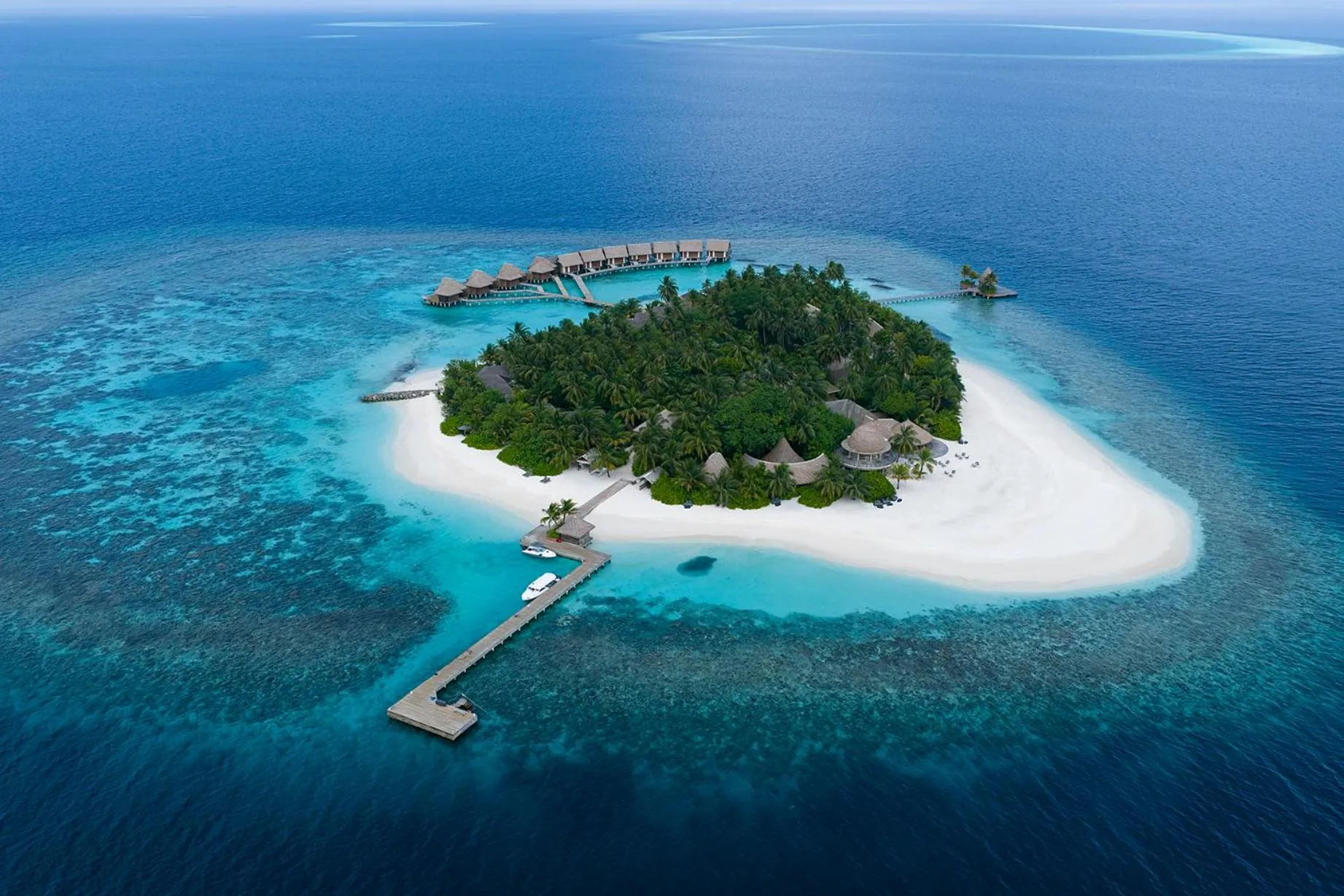 Property building in Kandolhu Maldives