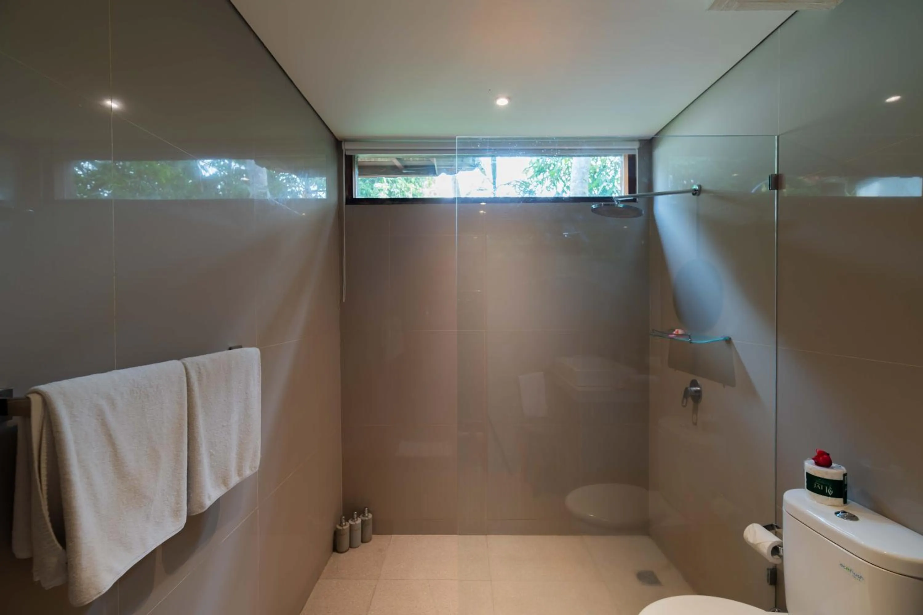 Shower in Sama's Cottages and Villas