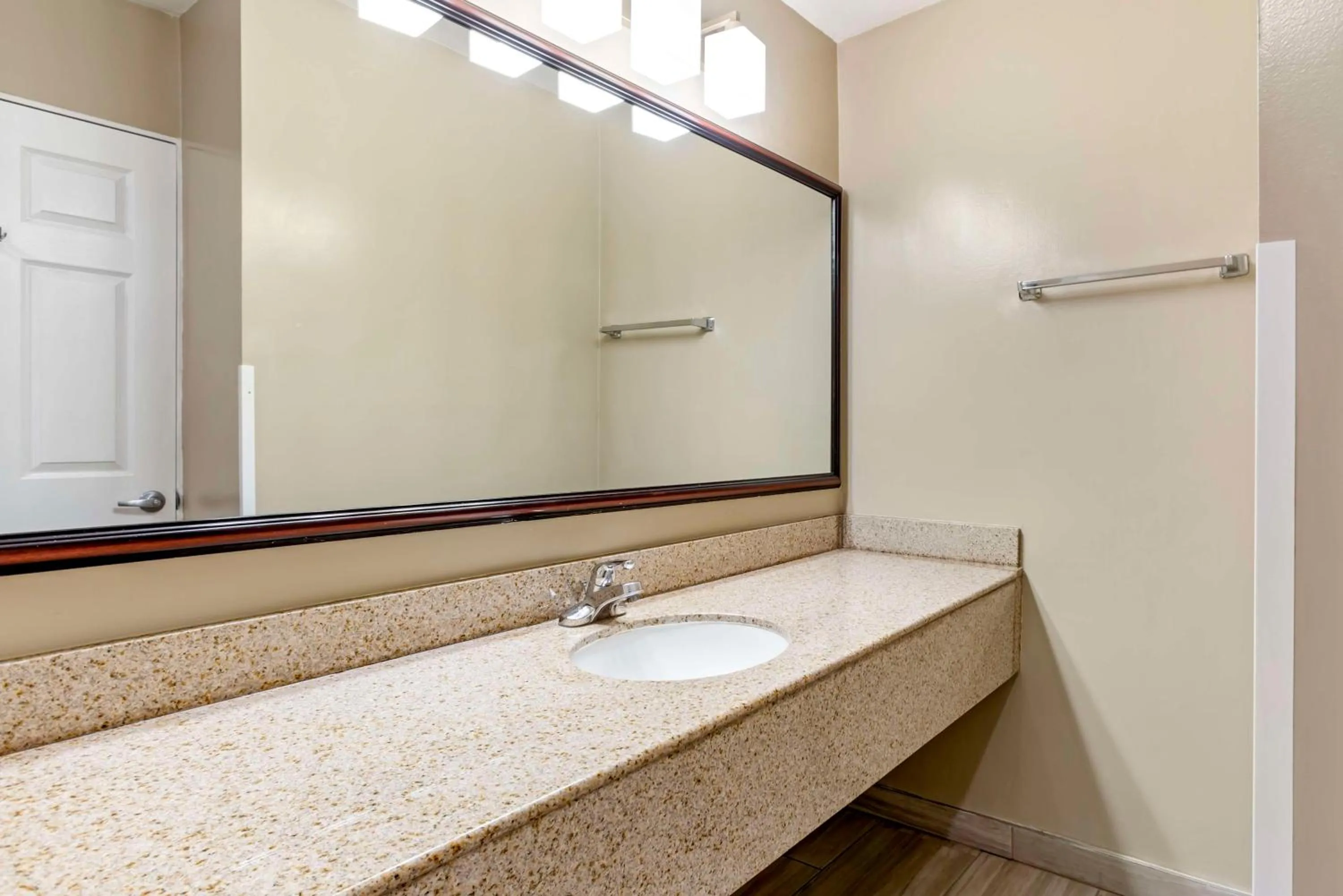 Bathroom in Best Western China Lake Inn