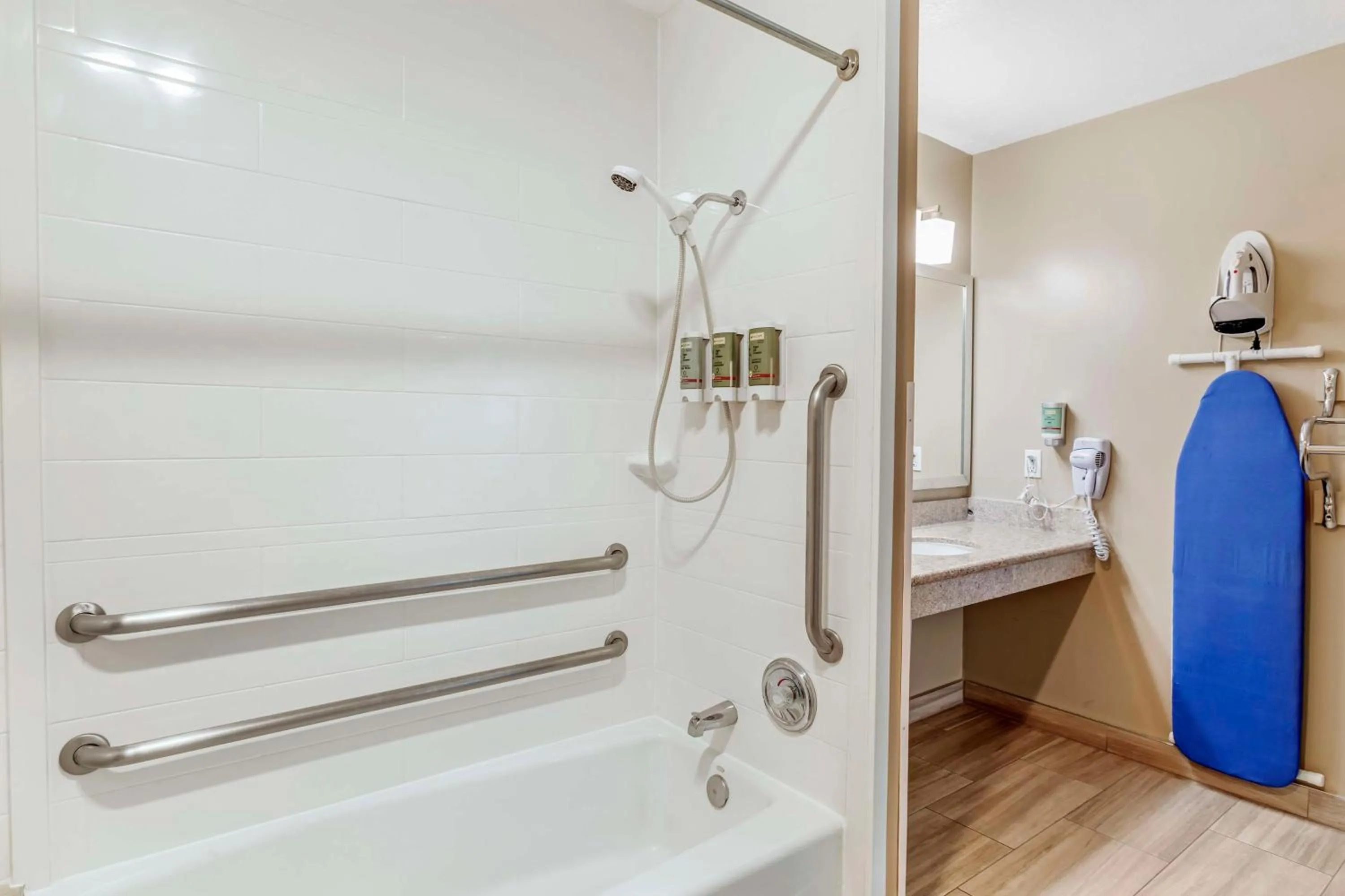 Bathroom in Best Western China Lake Inn