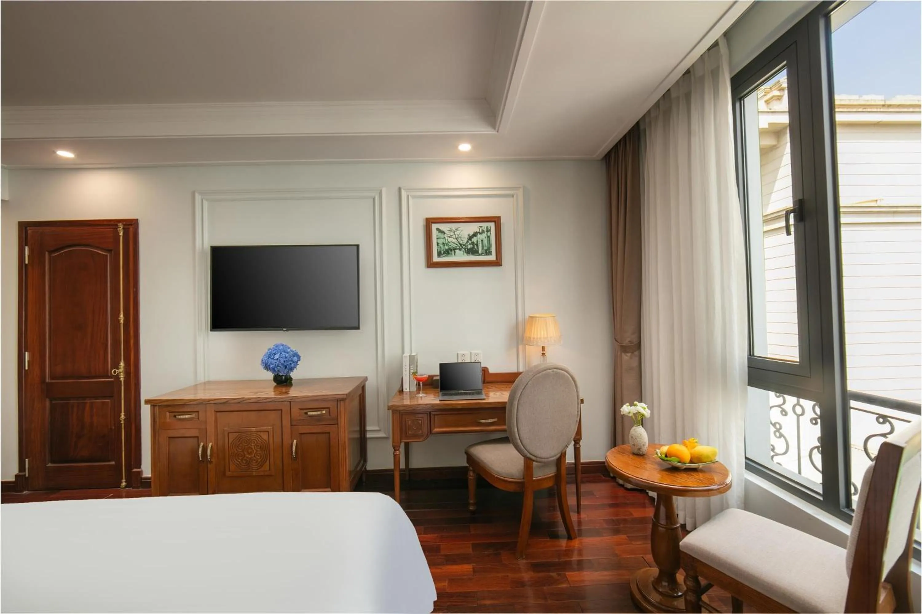 Area and facilities, Bed in Hanoi Pearl Hotel