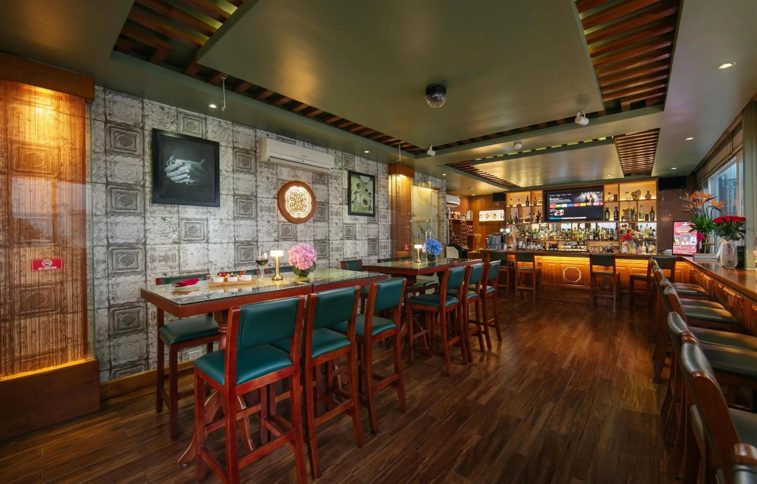 Lounge or bar in Hanoi Pearl Hotel