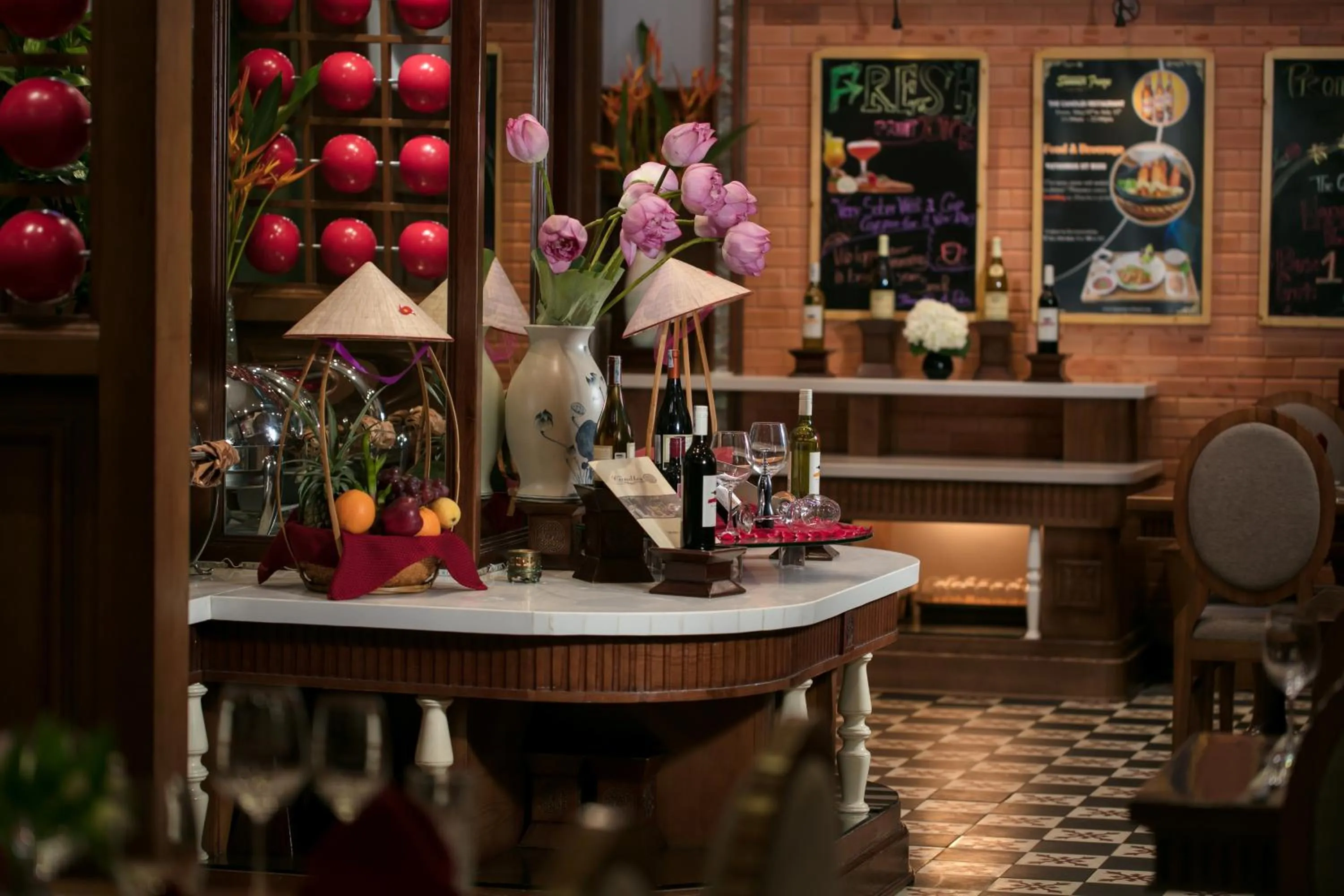 Restaurant/places to eat in Hanoi Pearl Hotel