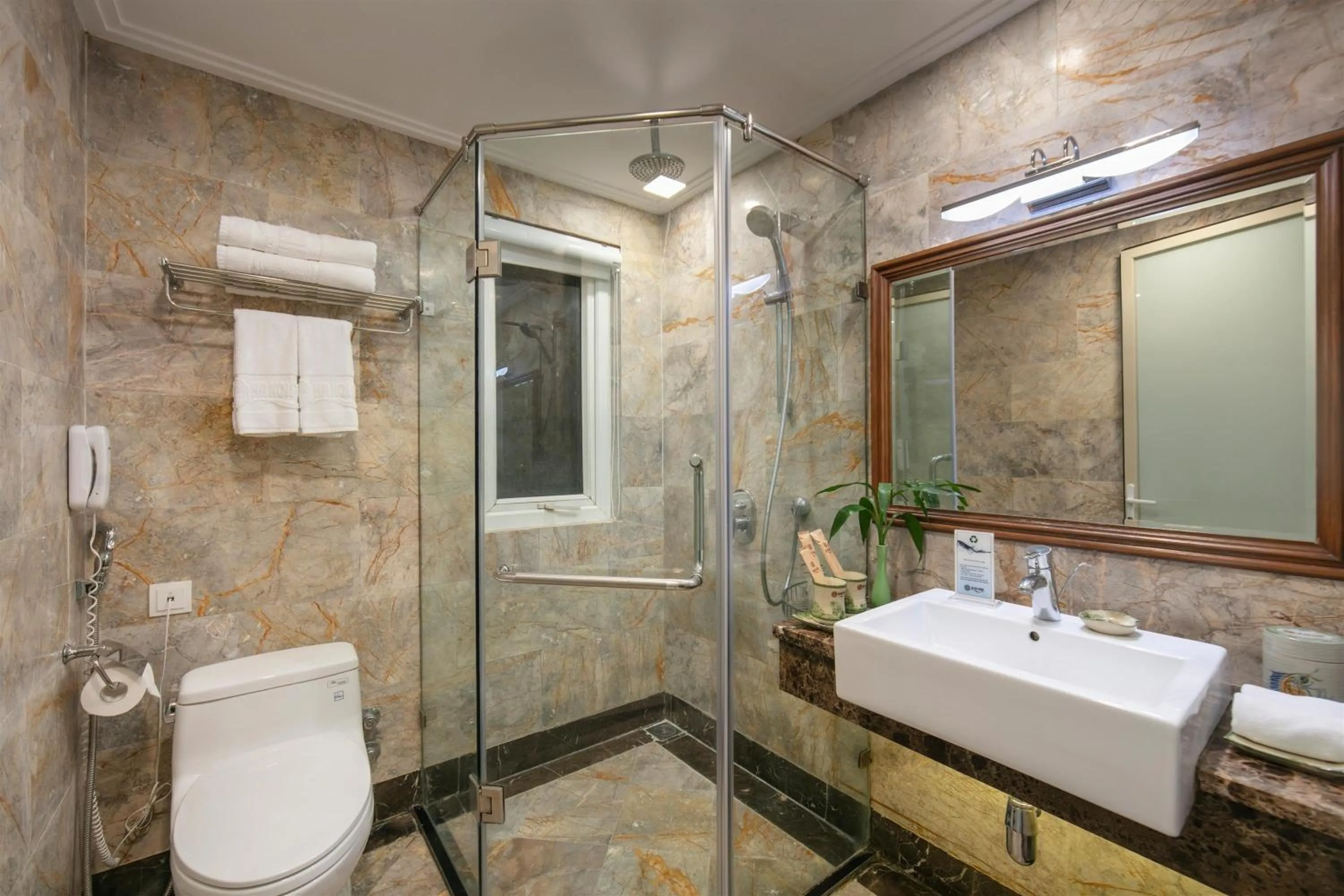 Bathroom in Hanoi Pearl Hotel