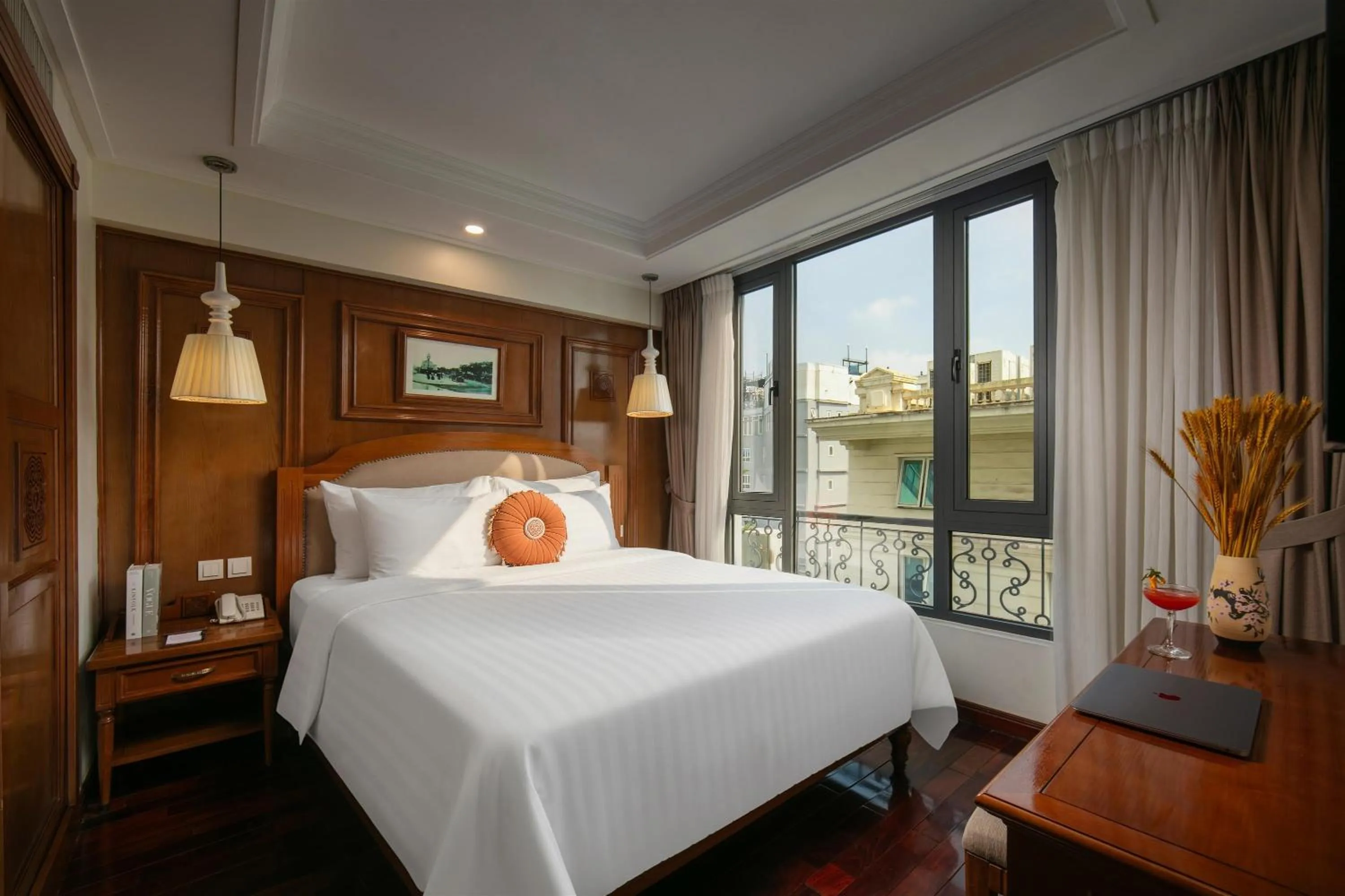 Bedroom, Bed in Hanoi Pearl Hotel