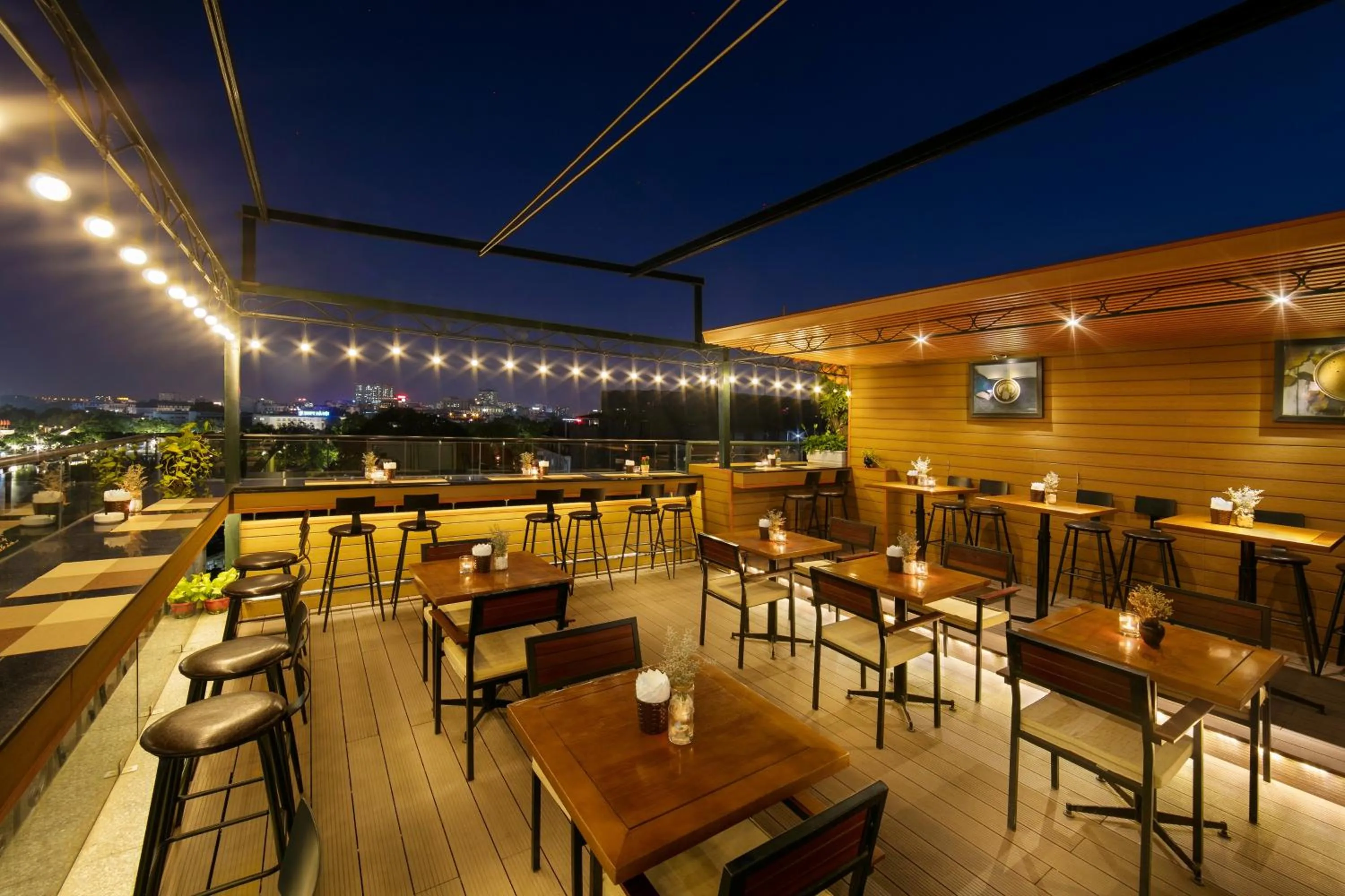 Lounge or bar in Hanoi Pearl Hotel