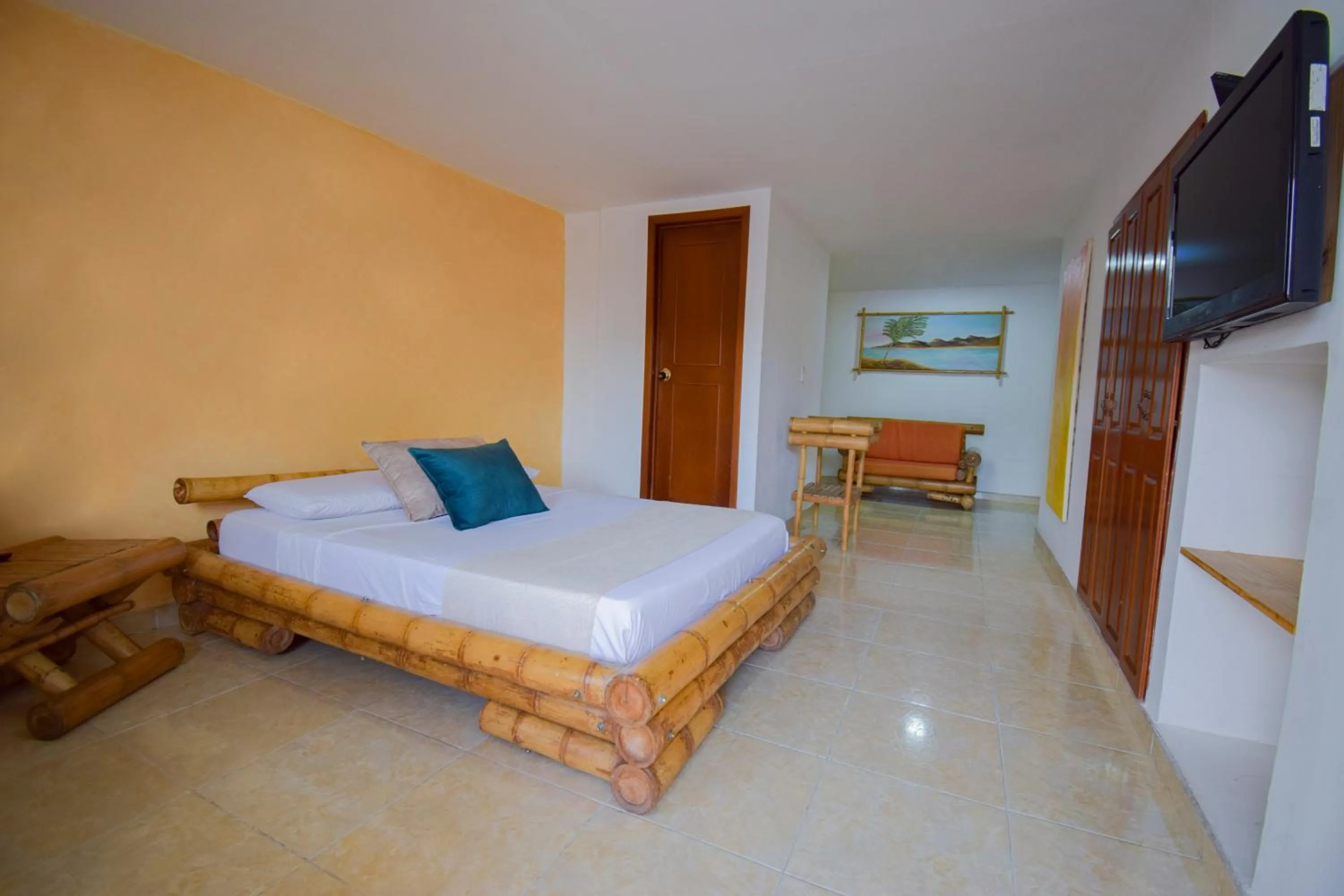 Bed in Hotel Toledo Plaza