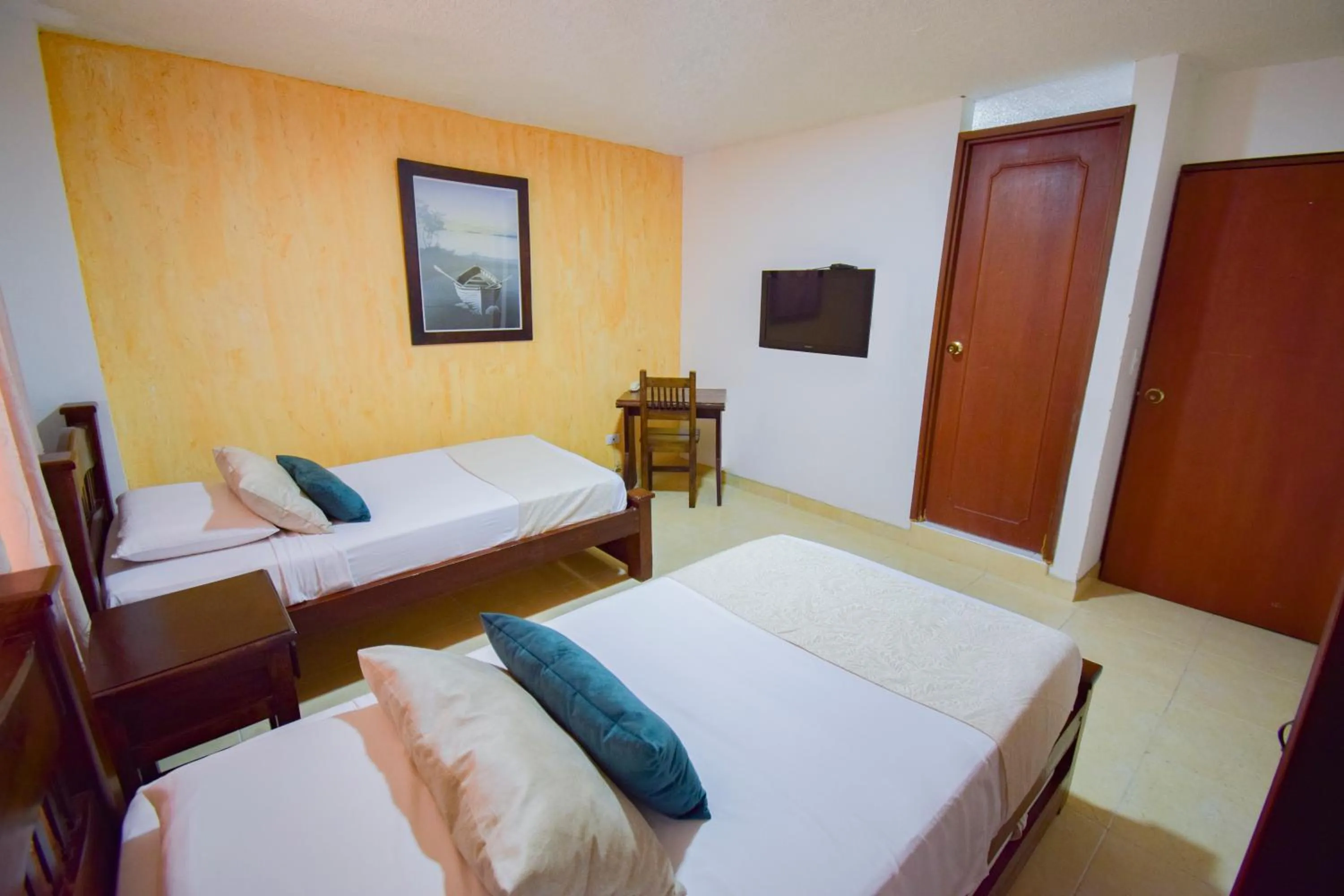 Bed in Hotel Toledo Plaza