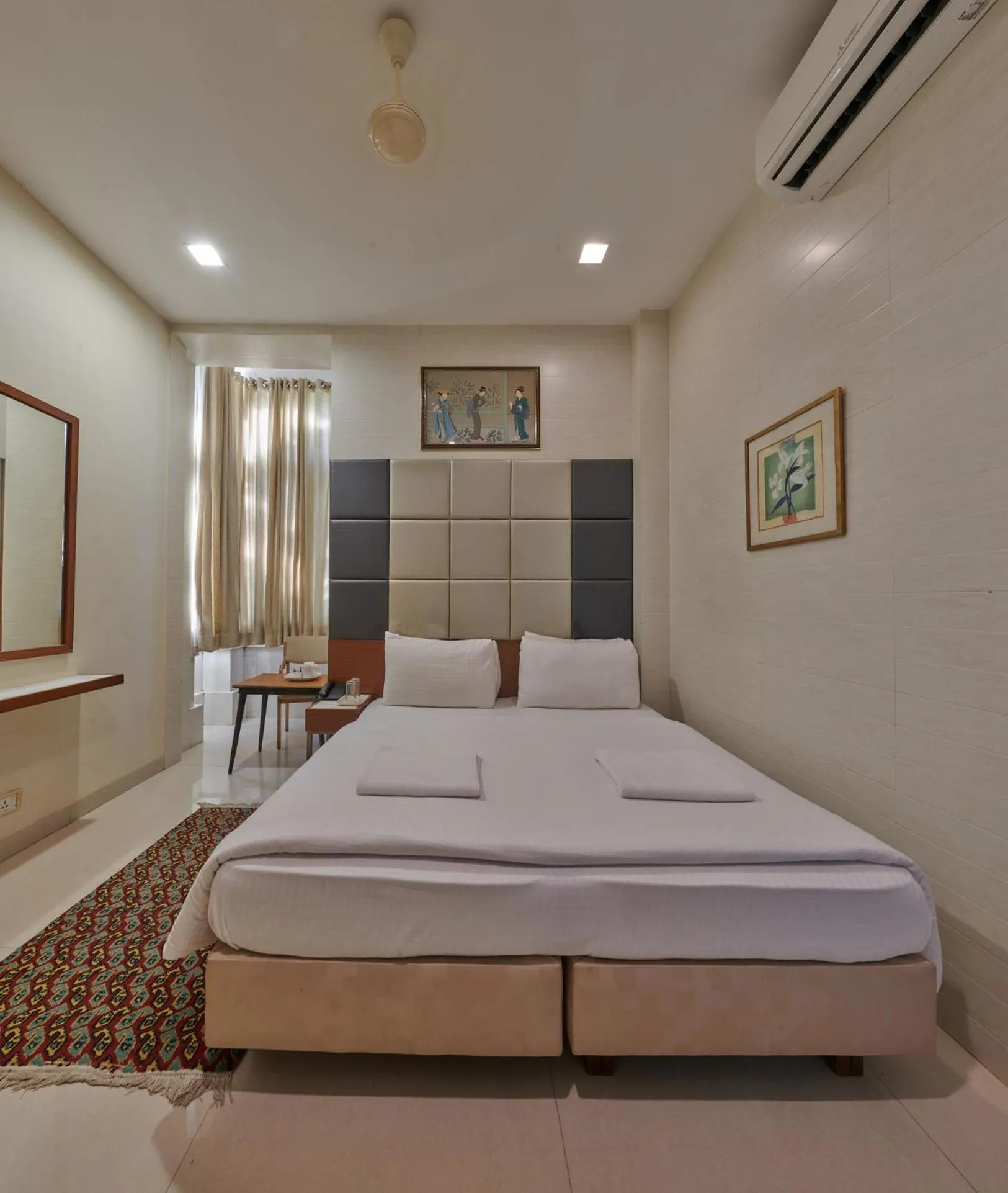 Bed in Elphinstone Hotel