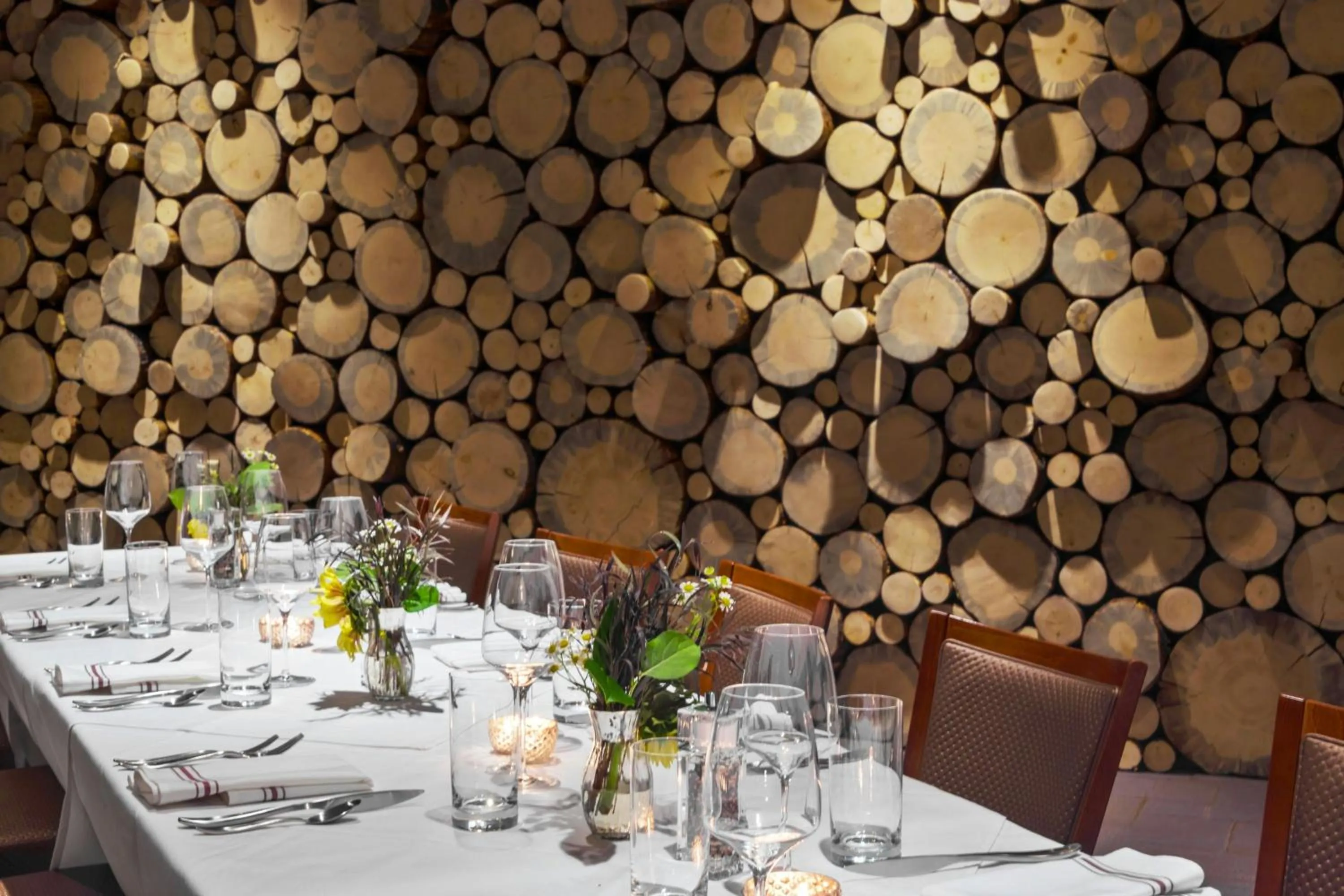 Restaurant/places to eat in Sheraton Denver West Hotel