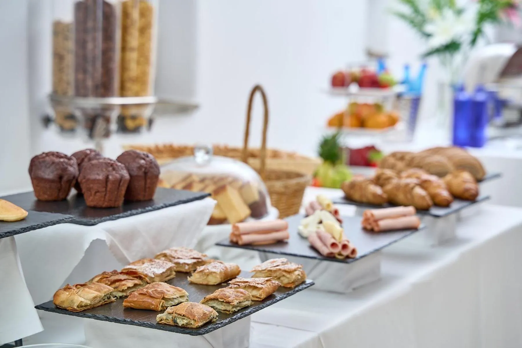 Food and drinks in Paolas Τown Boutique Hotel