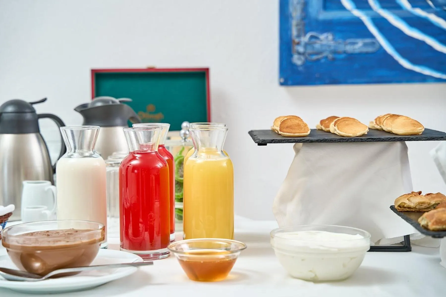 Food and drinks in Paolas Τown Boutique Hotel