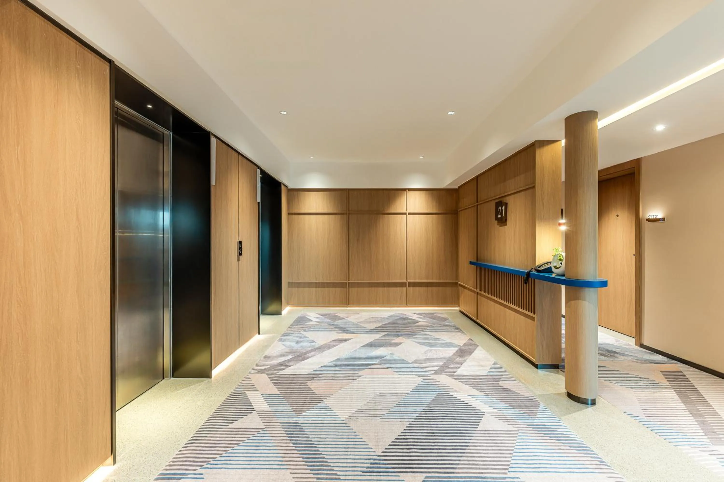 elevator in Holiday Inn Express Guiyang Downtown by IHG