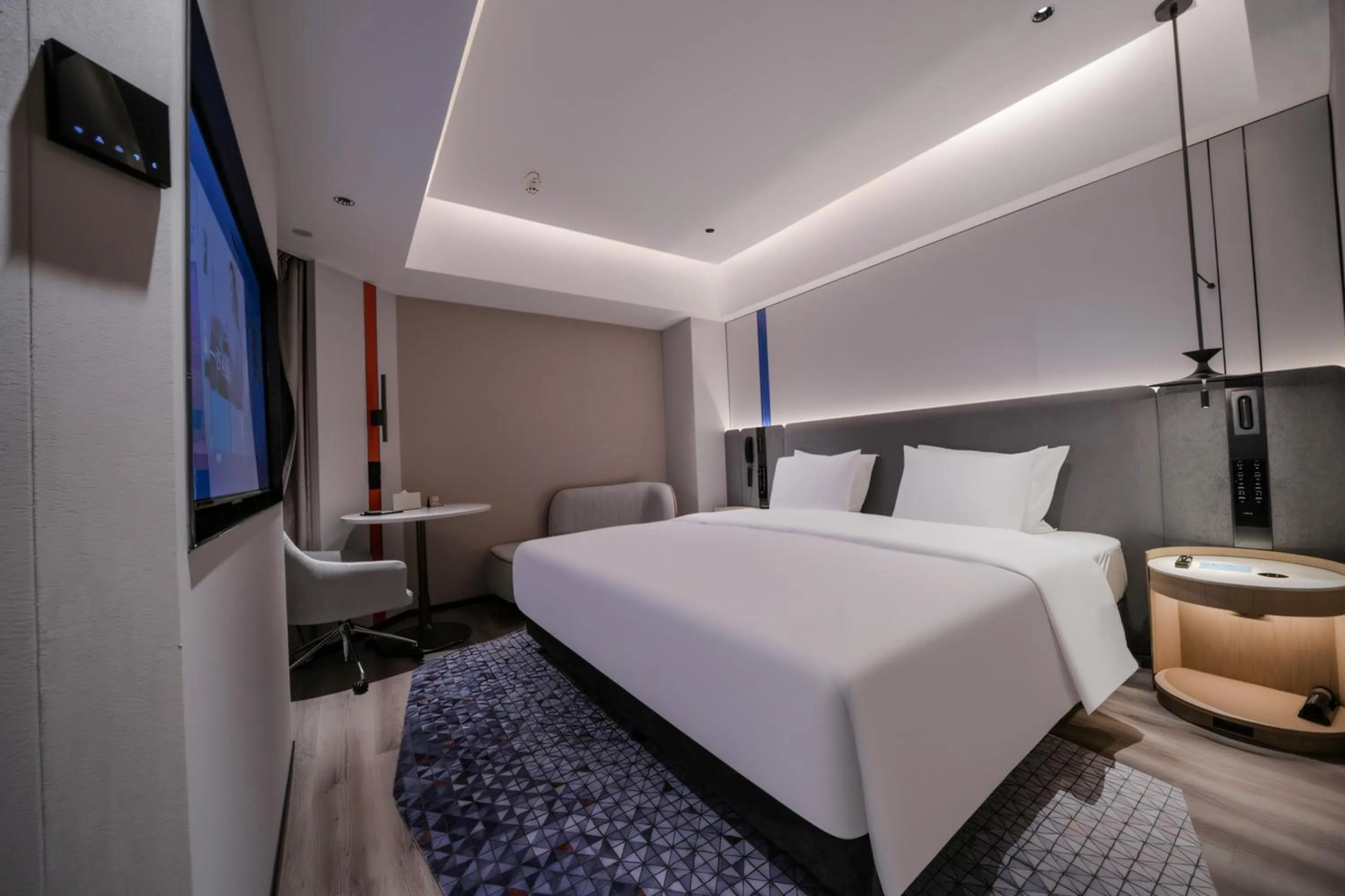 Bed in Holiday Inn Express Guiyang Downtown by IHG