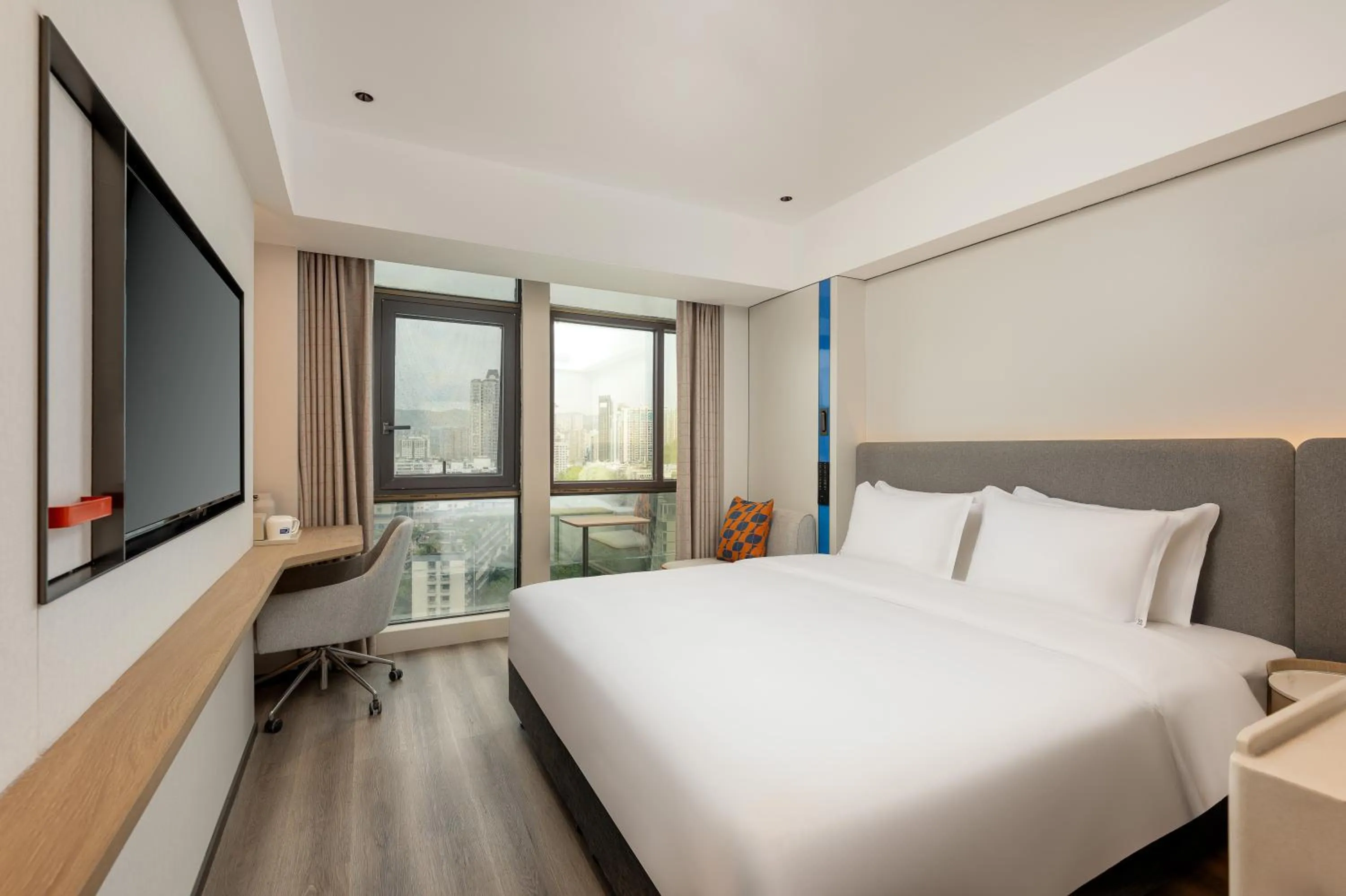 TV and multimedia, Bed in Holiday Inn Express Guiyang Downtown by IHG