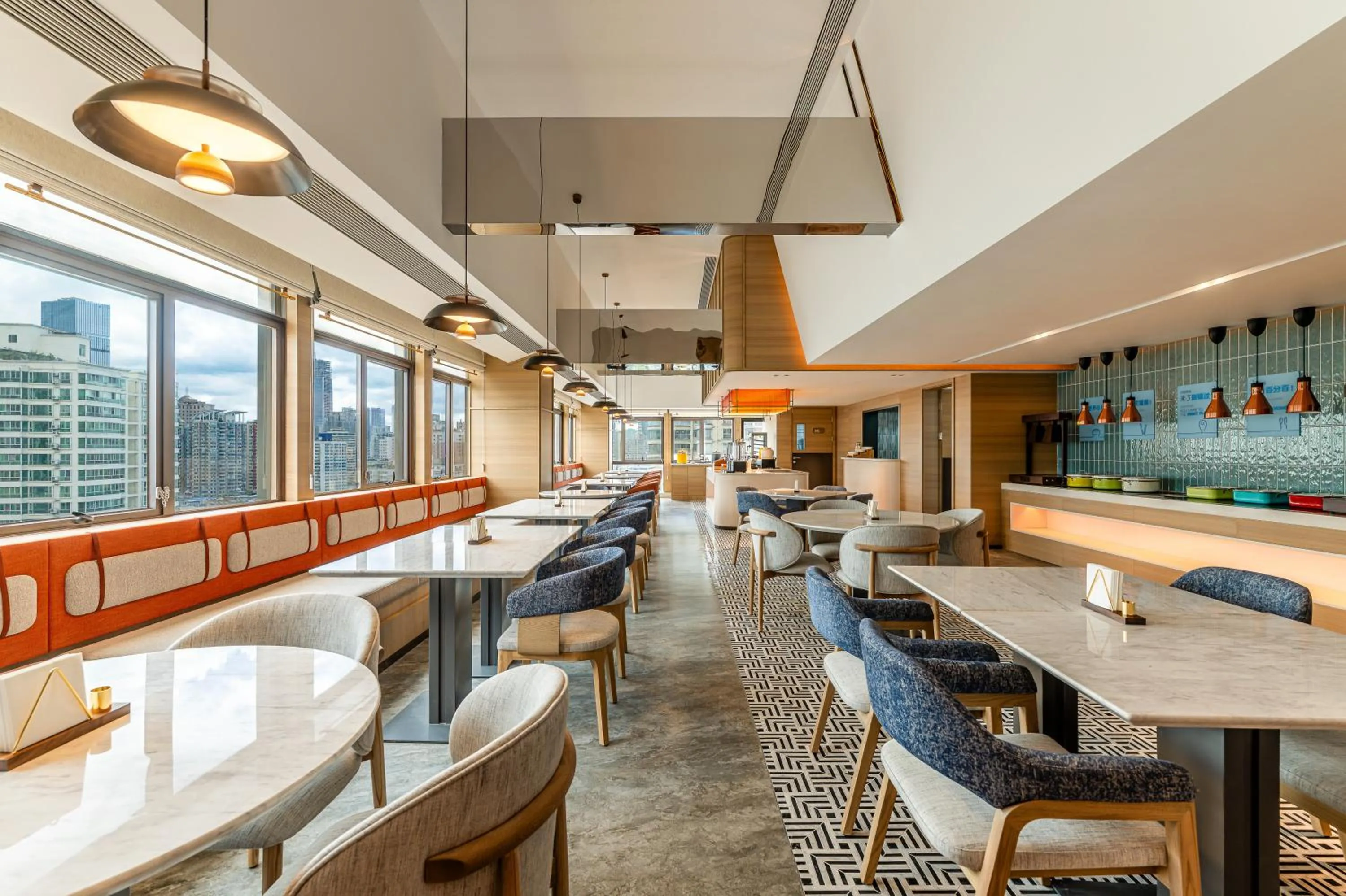 Restaurant/places to eat in Holiday Inn Express Guiyang Downtown by IHG