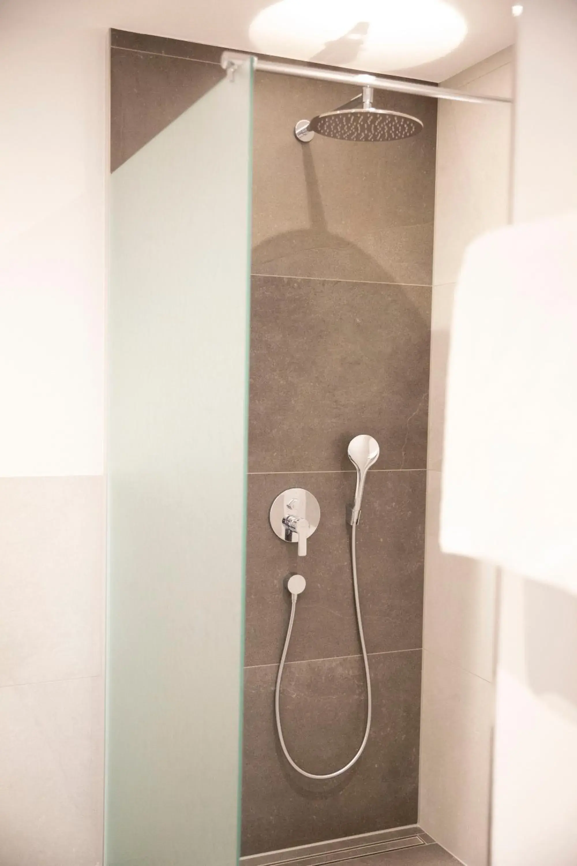 Large Double Room - single occupancy in Der Patrizierhof - Weingut Gasthof Hotel - Familie Grebner Large Double Room - single occupancy in Der Patrizierhof - Weingut Gasthof Hotel - Familie Grebner