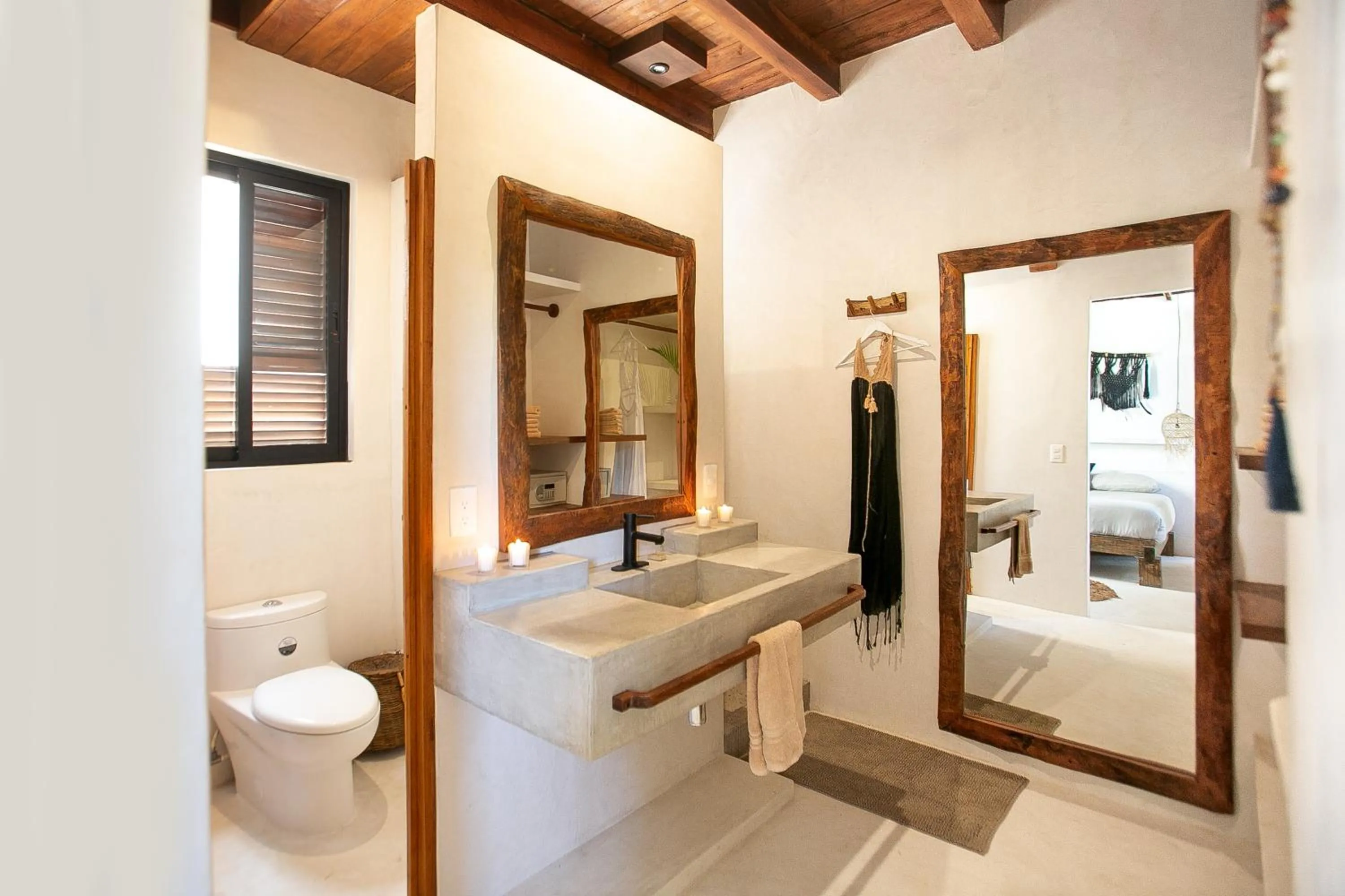 Bathroom in Mohave Jungle Rooms