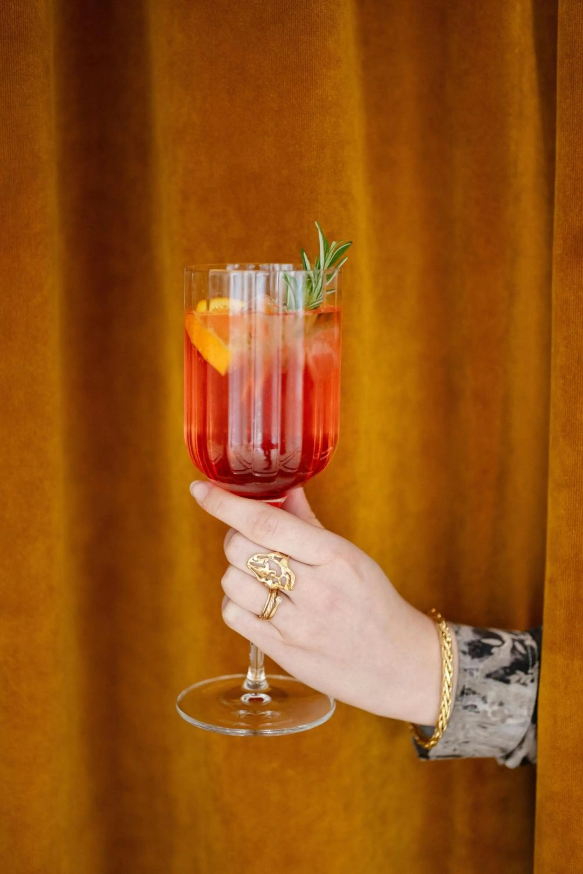 Lounge or bar in Renaissance Paris Nobel Tour Eiffel Hotel