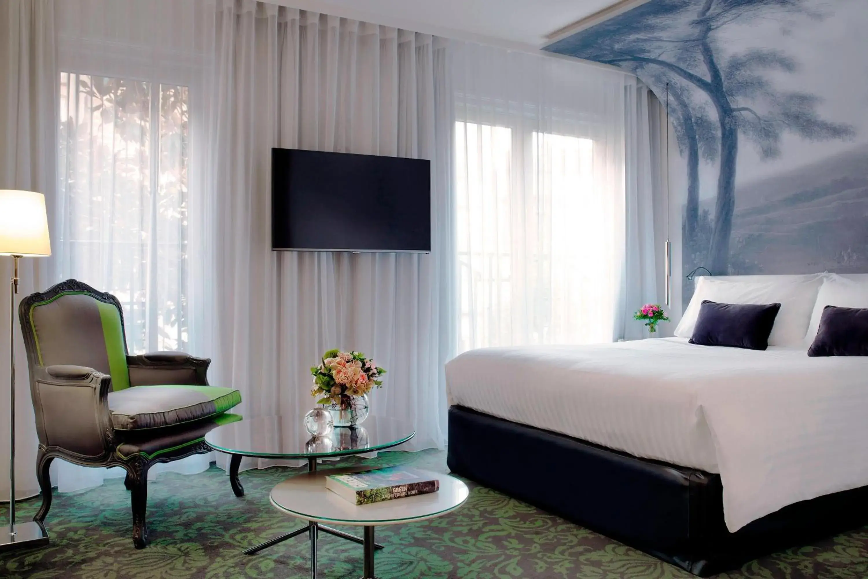 Junior Suite in Renaissance Paris Nobel Tour Eiffel Hotel Junior Suite in Renaissance Paris Nobel Tour Eiffel Hotel